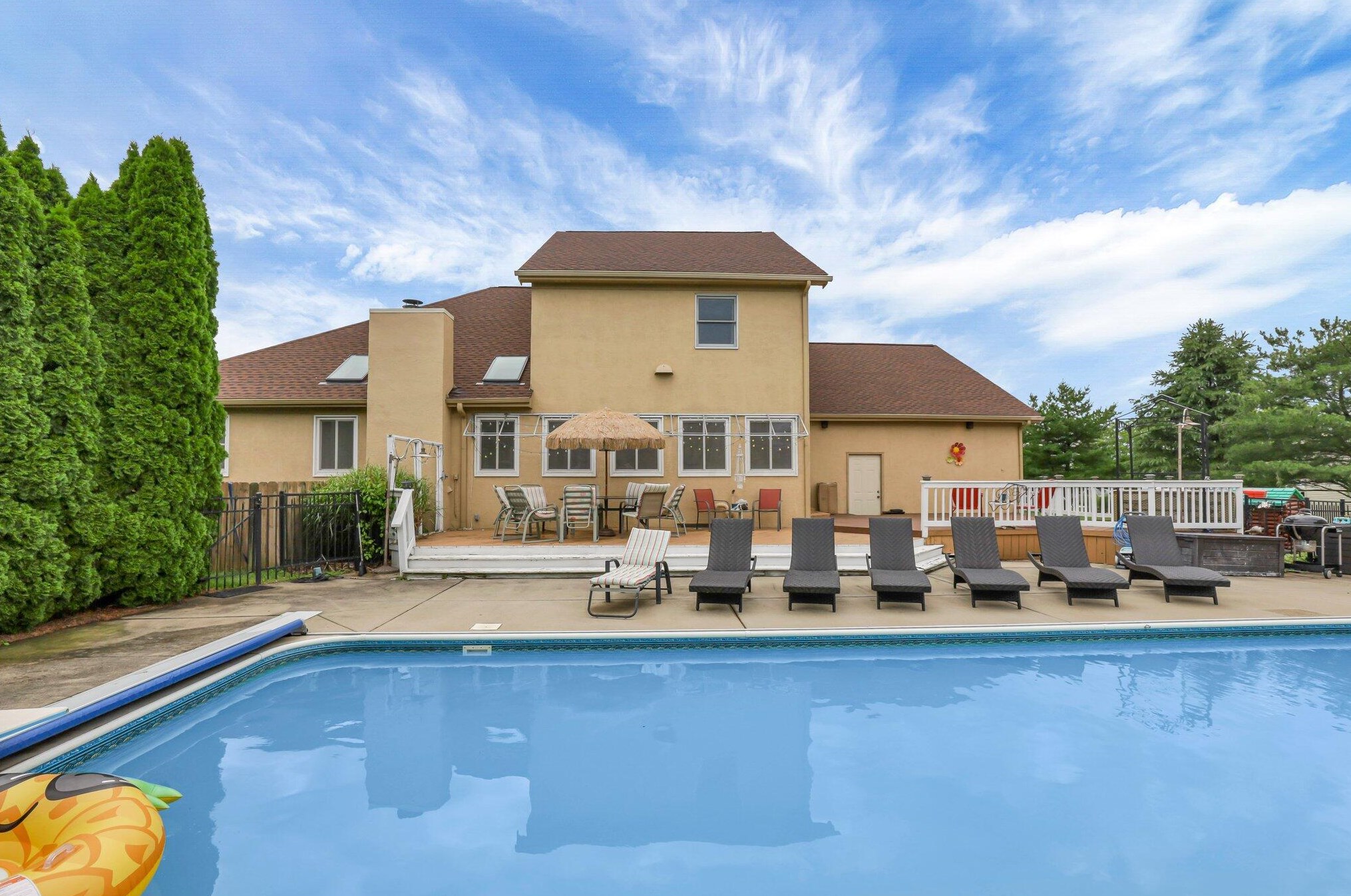 1032 Slate Rdg Dr, Cnl Wnchstr OH  43110-9341 exterior