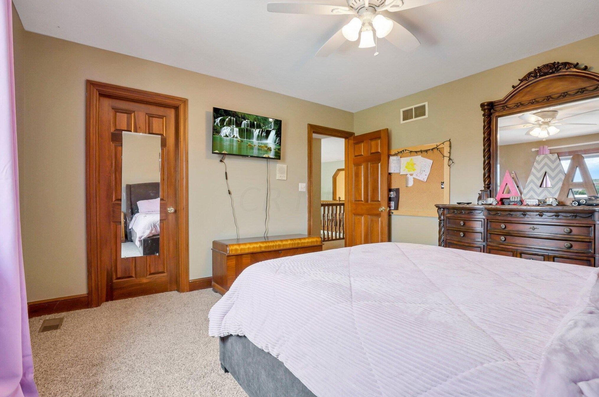 1032 Slate Rdg Dr, Cnl Wnchstr OH  43110-9341 exterior