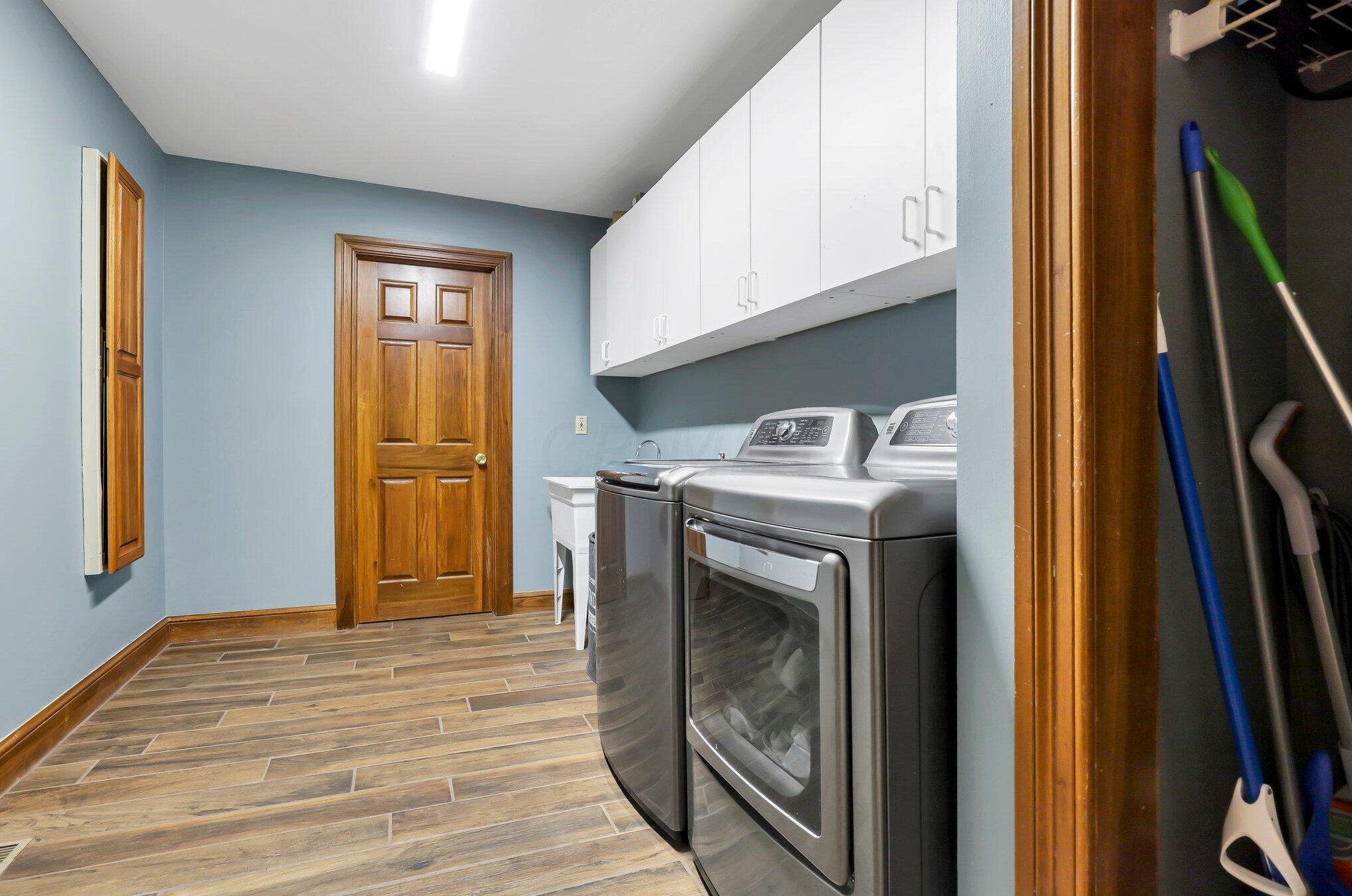 1032 Slate Rdg Dr, Cnl Wnchstr OH  43110-9341 exterior