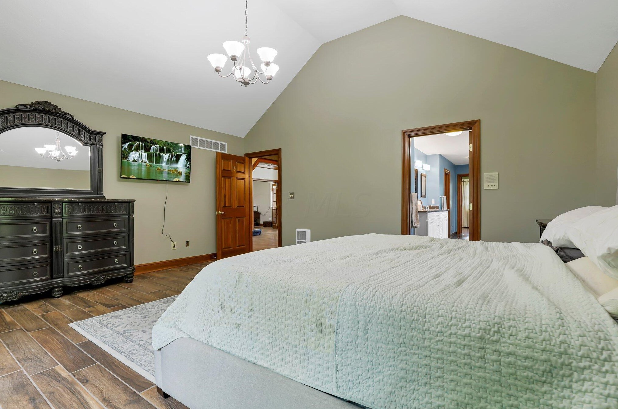 1032 Slate Rdg Dr, Cnl Wnchstr OH  43110-9341 exterior