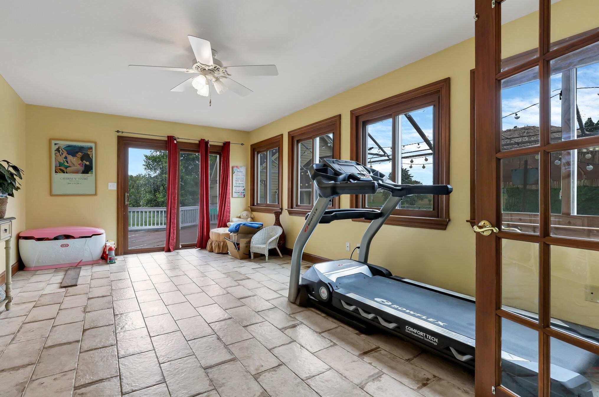 1032 Slate Rdg Dr, Cnl Wnchstr OH  43110-9341 exterior