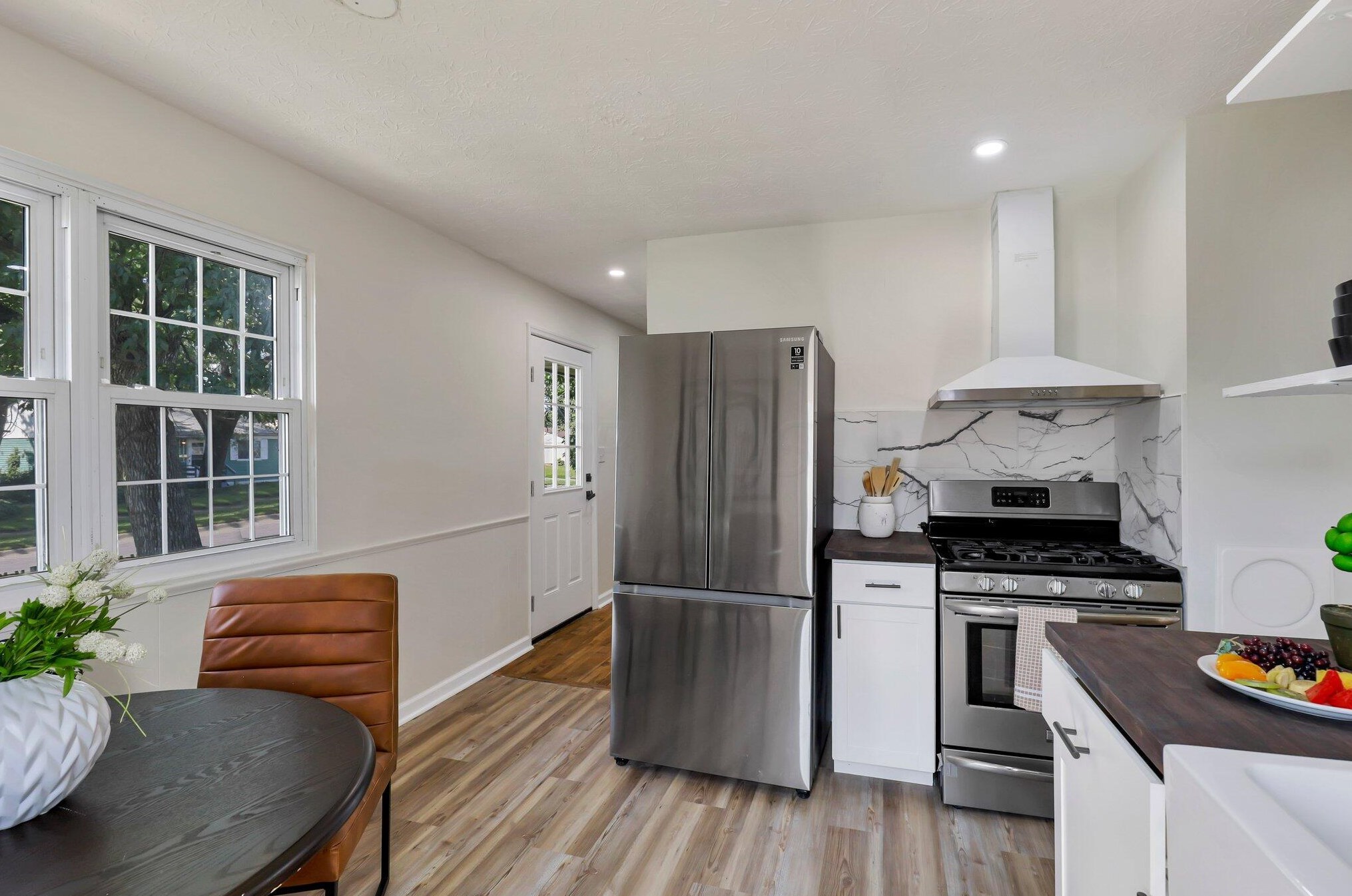 1592 Jonathan Dr, Columbus OH 43207-2735 exterior