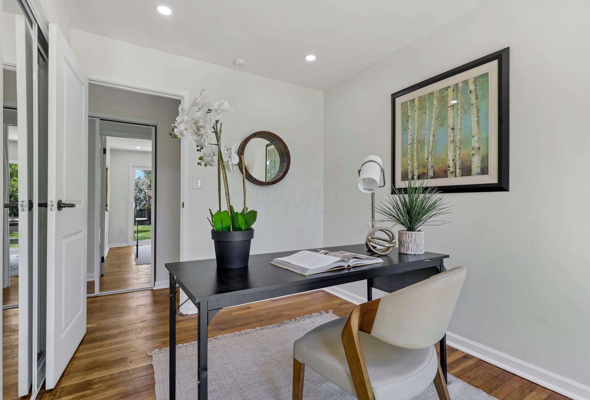 1592 Jonathan Dr, Columbus OH 43207-2735 exterior