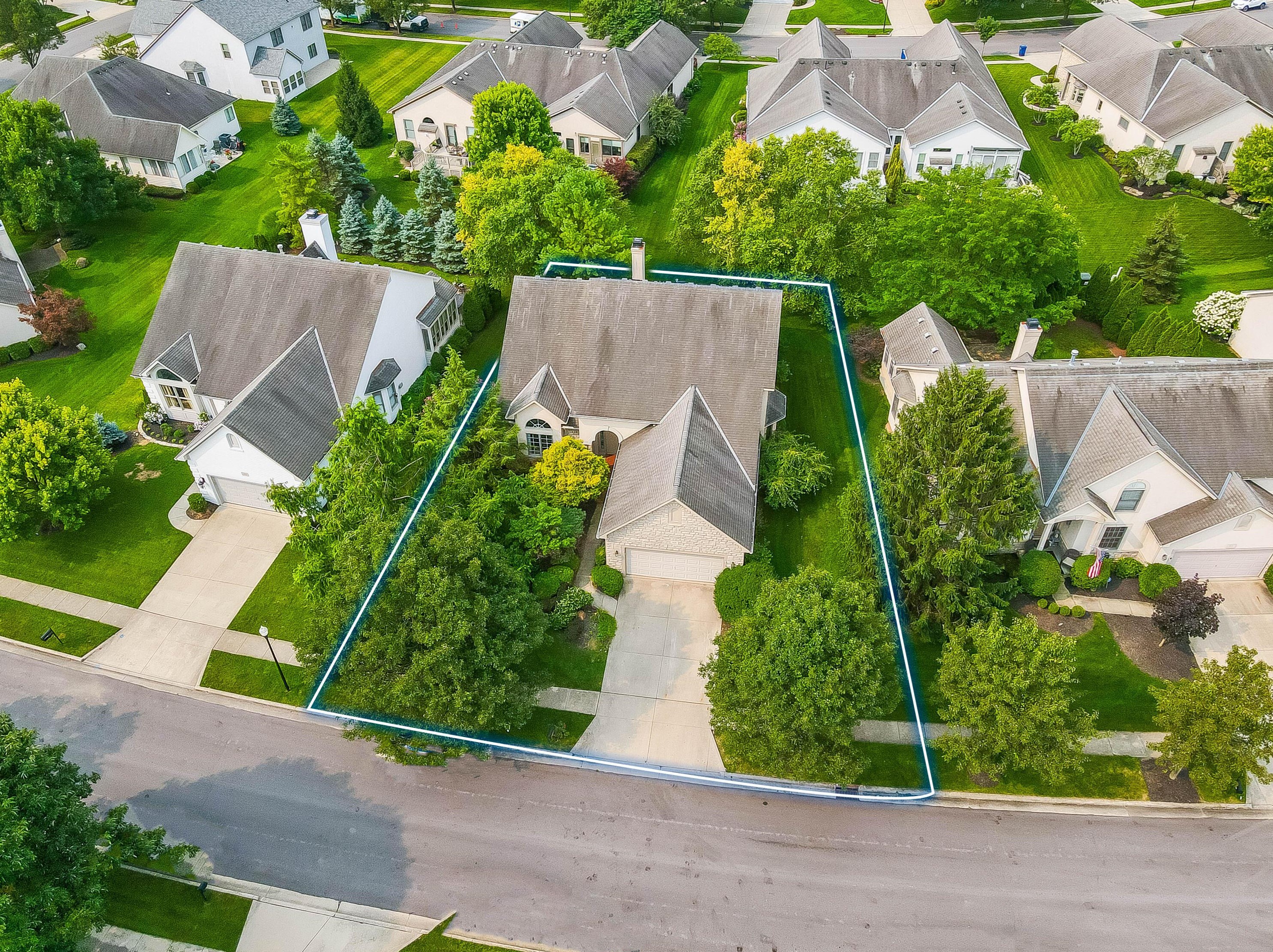 905 Augusta Glen Dr, Columbus OH 43235-5015 exterior