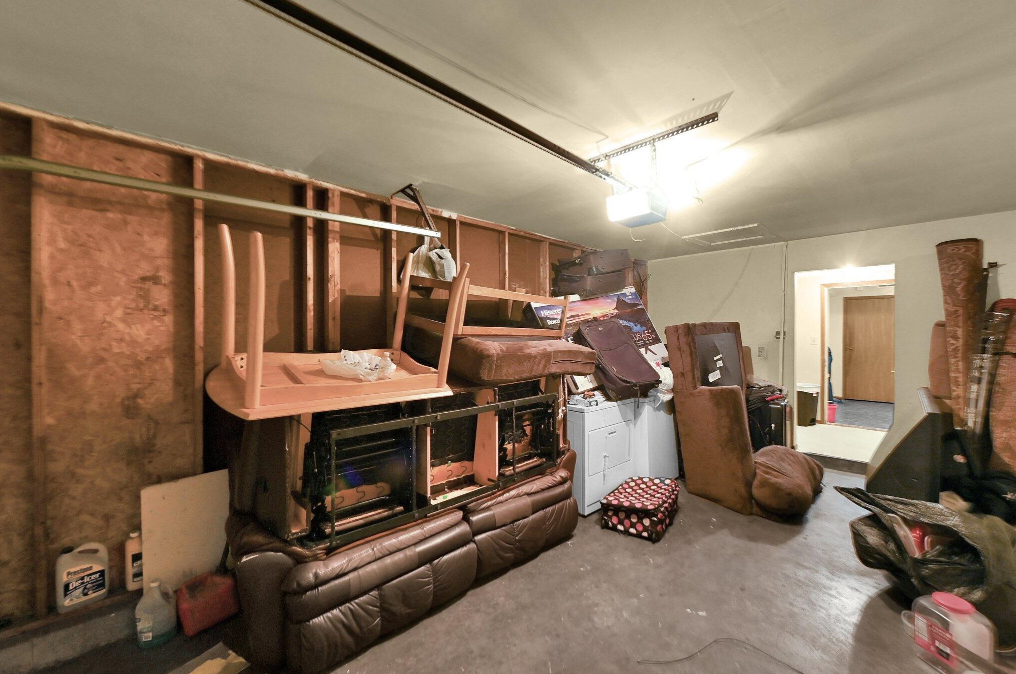 2480 Mason Vlg Ct, Columbus OH 43232-8230 exterior