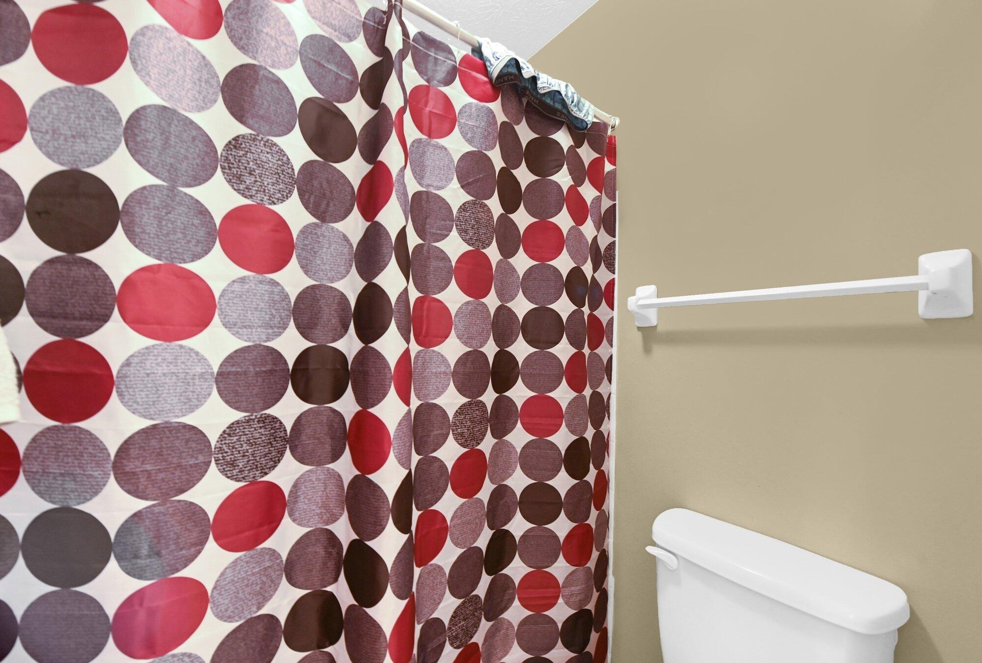 2480 Mason Vlg Ct, Columbus OH 43232-8230 exterior