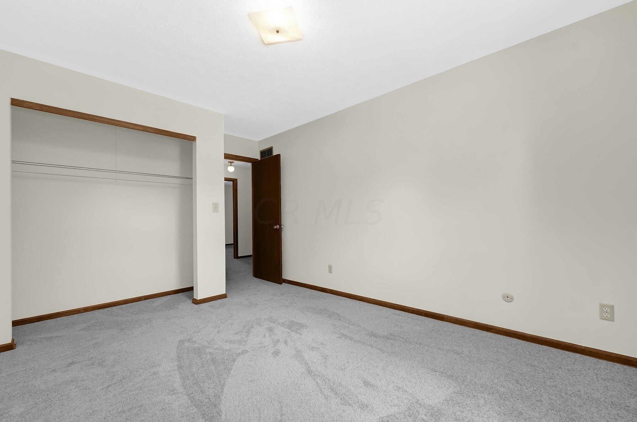 6012 Darby Ln, Columbus OH 43229-2626 exterior