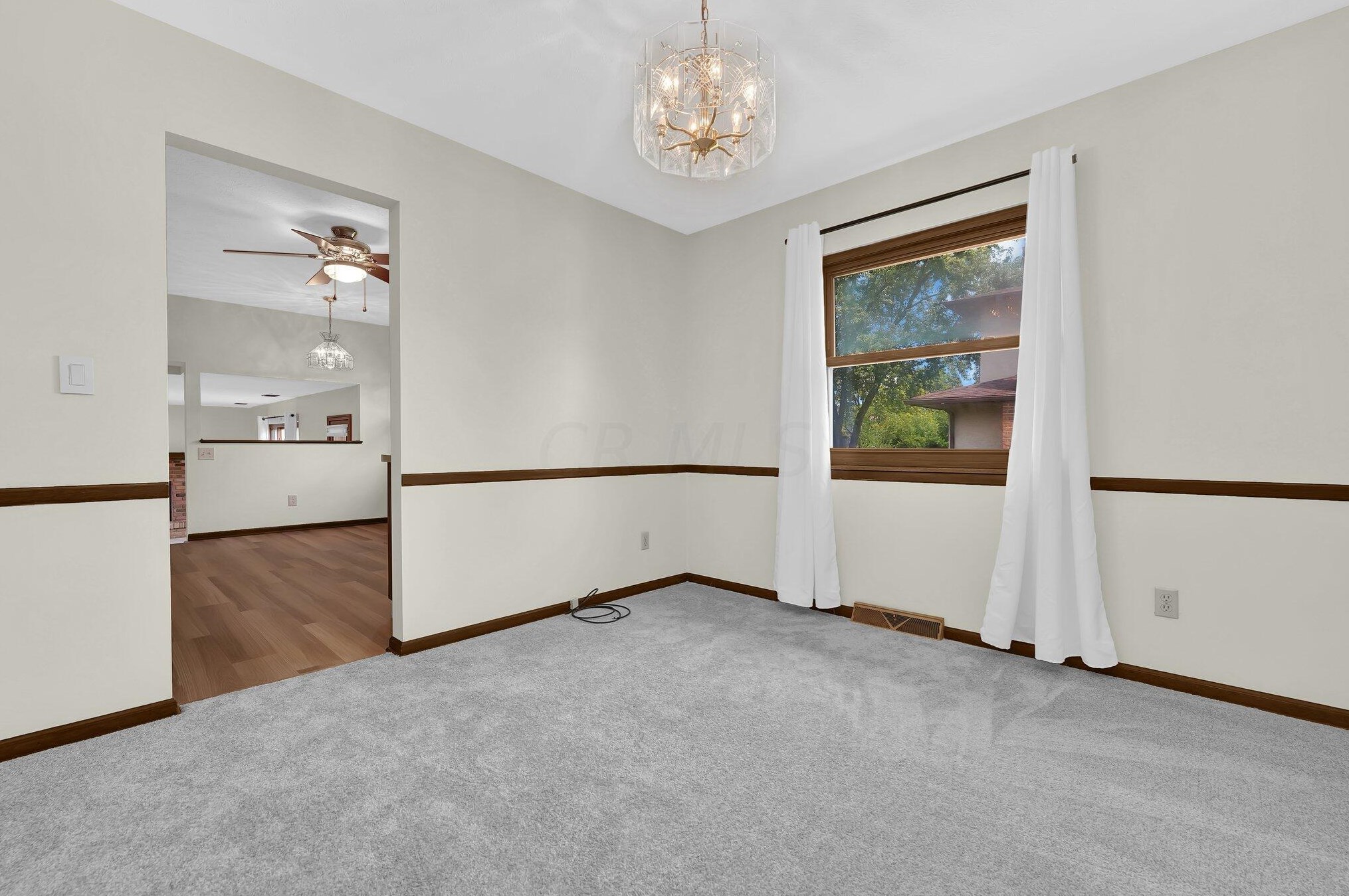 6012 Darby Ln, Columbus OH 43229-2626 exterior