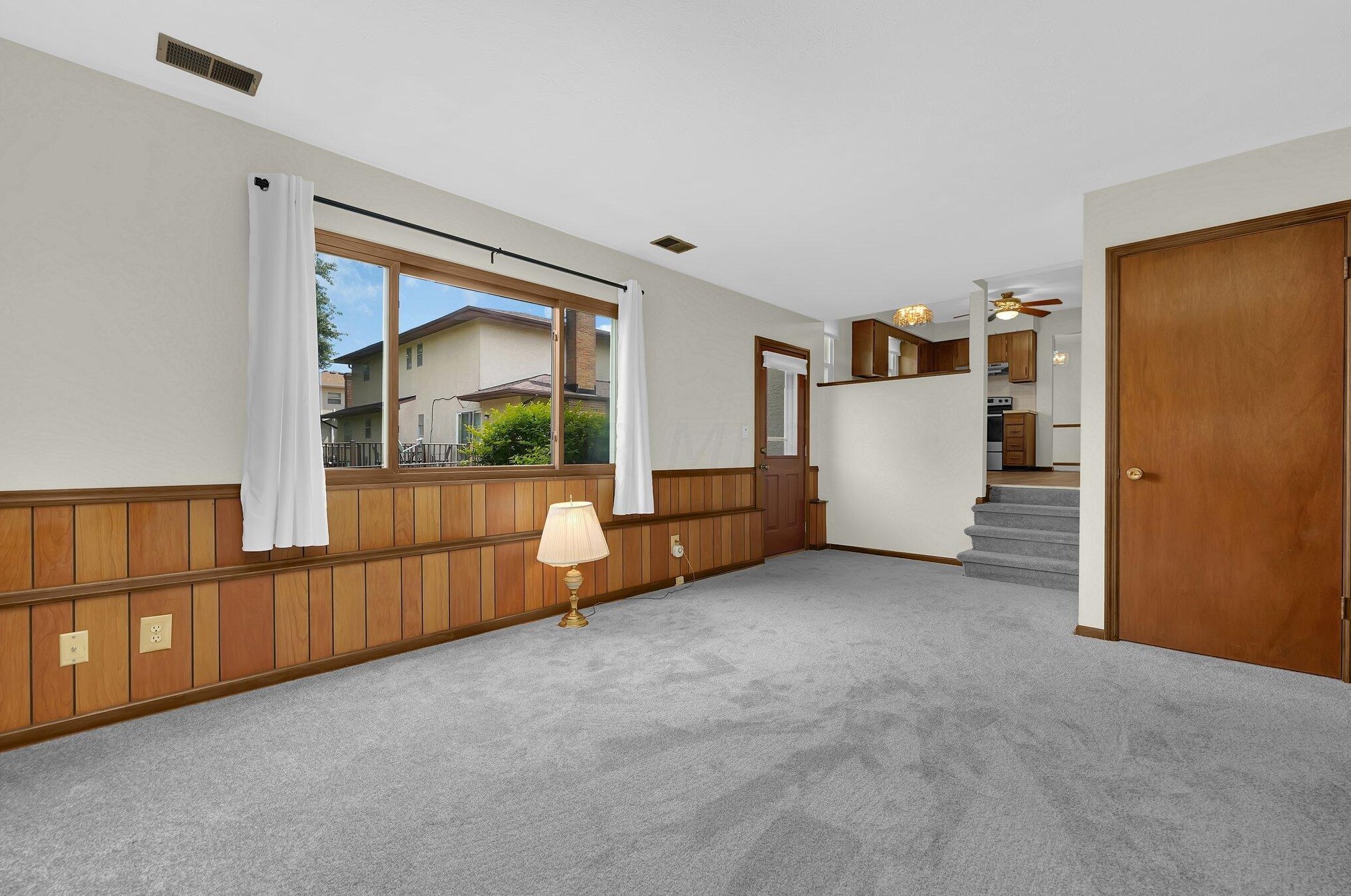 6012 Darby Ln, Columbus OH 43229-2626 exterior