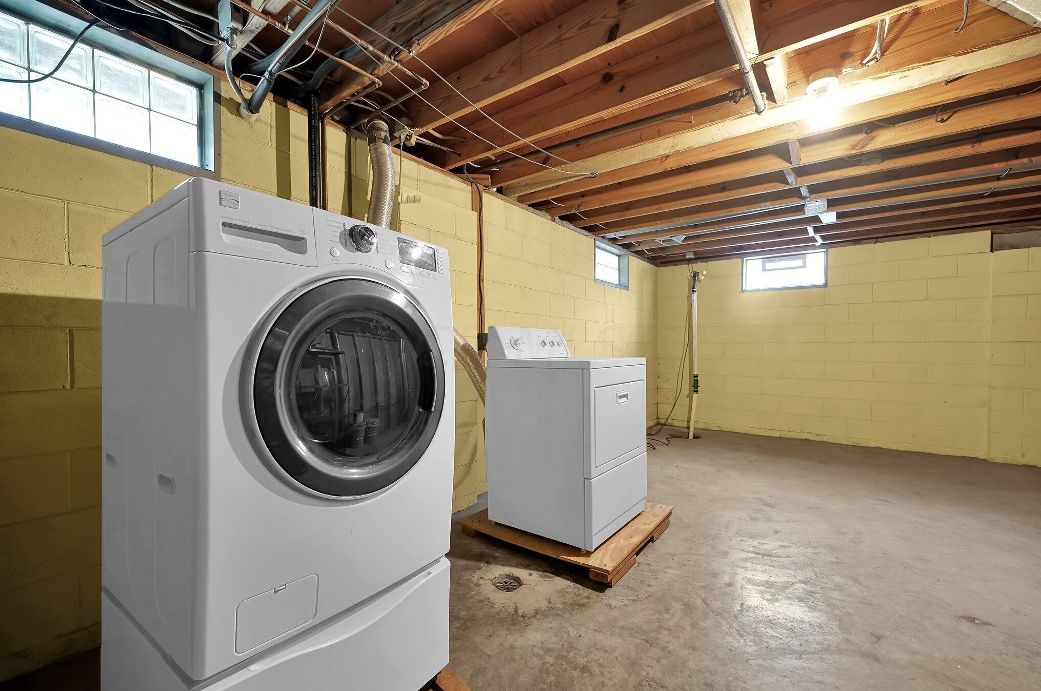 6012 Darby Ln, Columbus OH 43229-2626 exterior