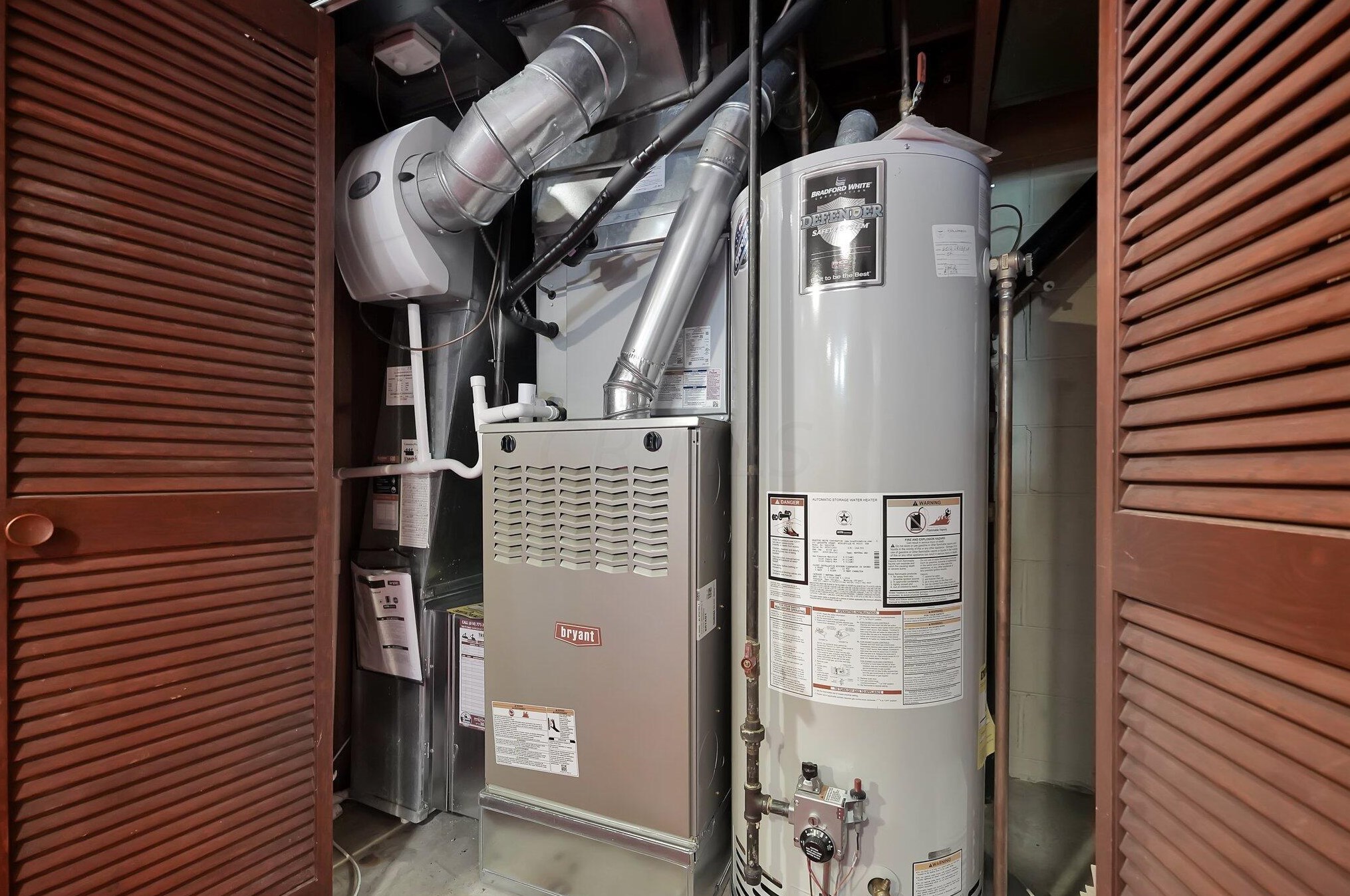 6012 Darby Ln, Columbus OH 43229-2626 exterior