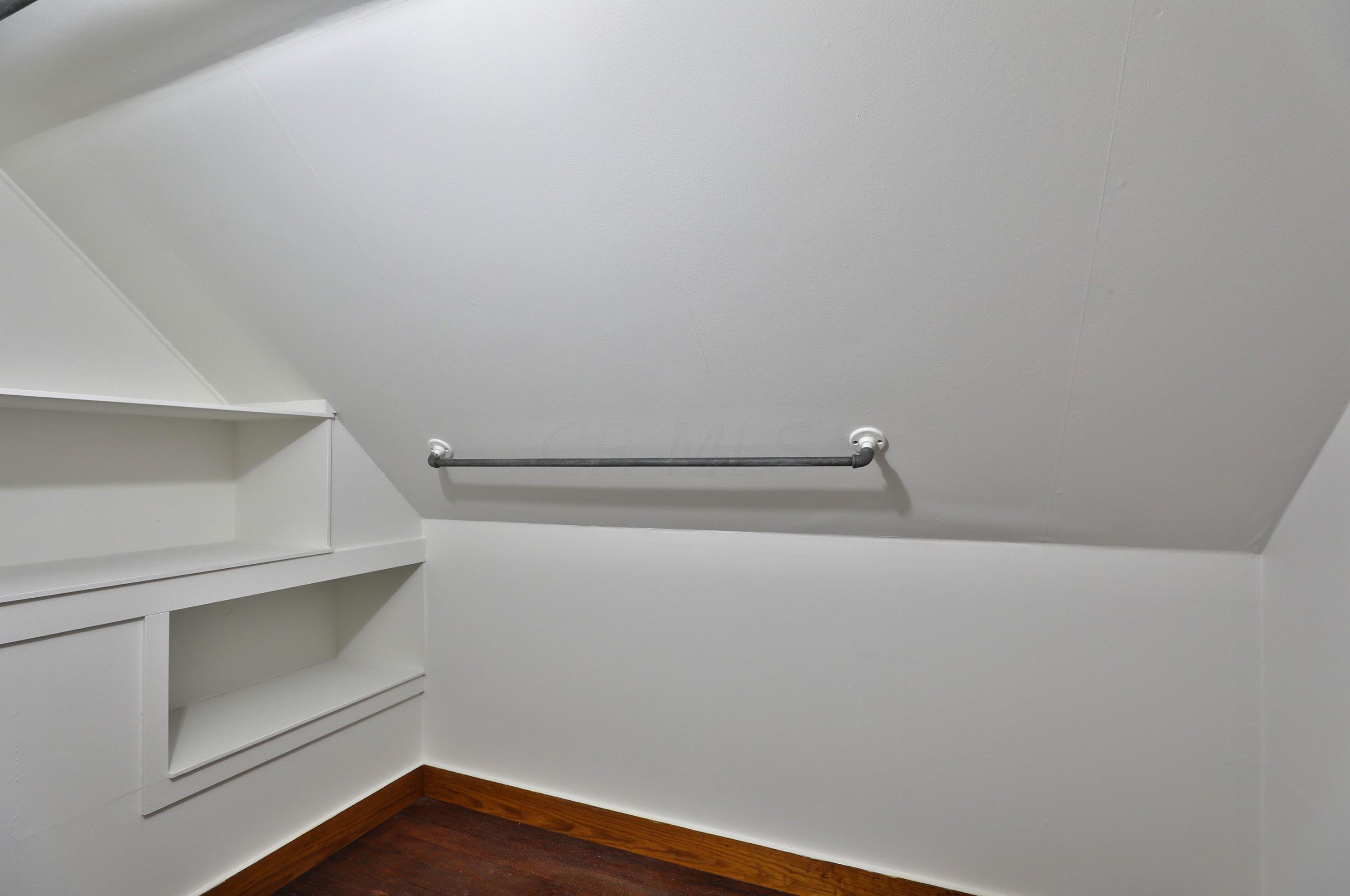 70 Warren Ave, Columbus OH 43204-3052 exterior