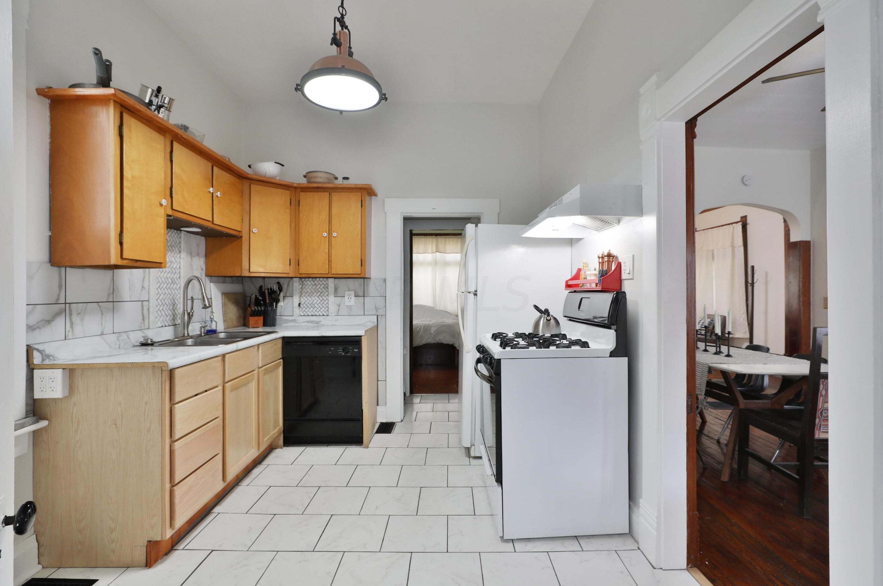 70 Warren Ave, Columbus OH 43204-3052 exterior