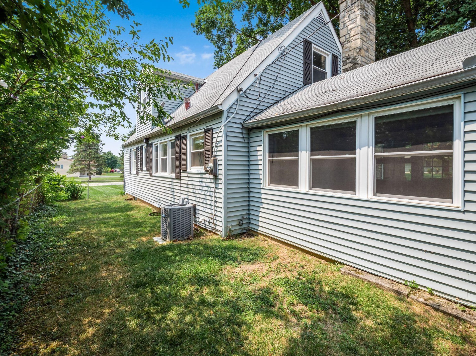 2265 Wickliffe Rd, Columbus OH 43221-1837 exterior