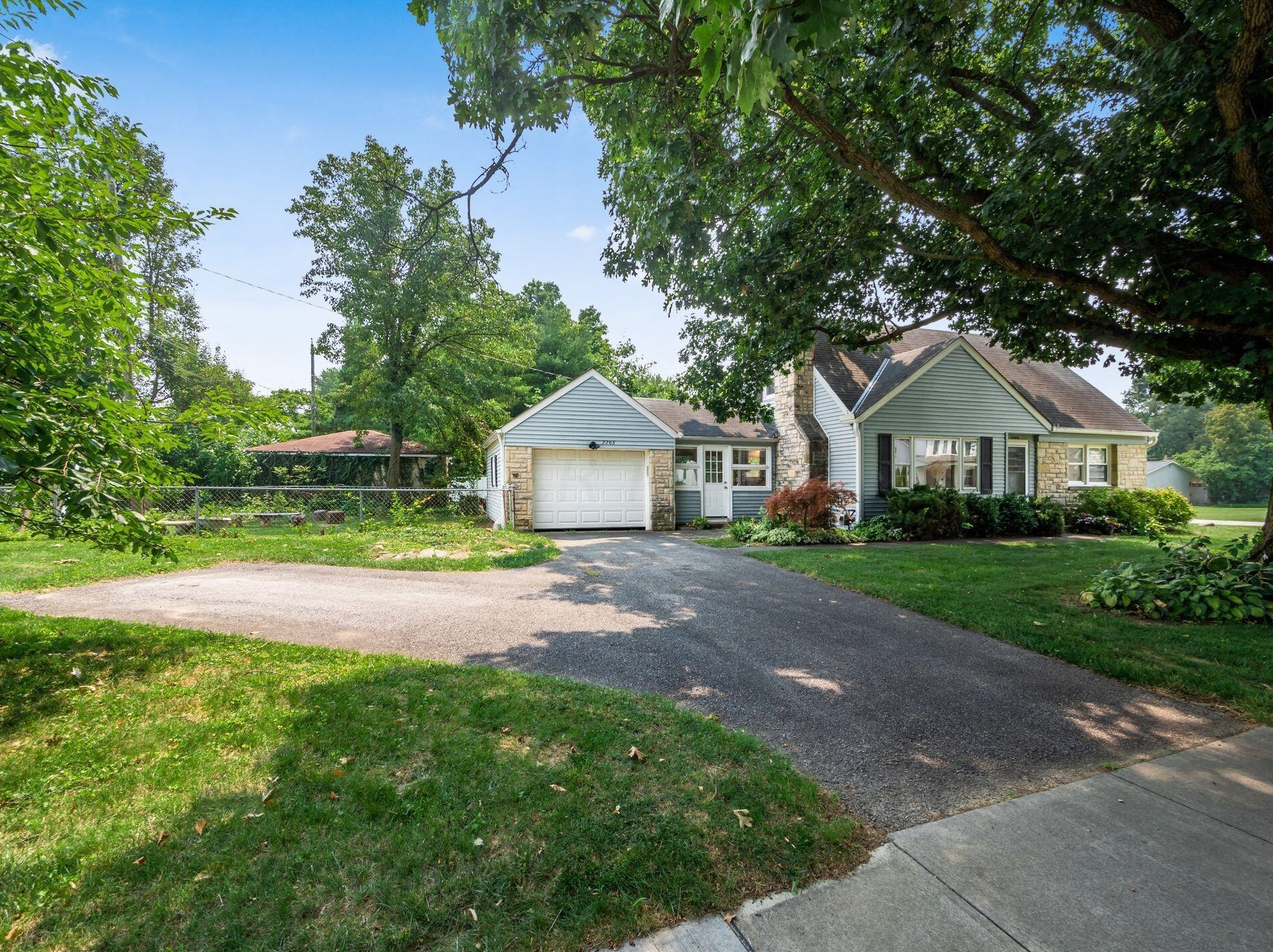 2265 Wickliffe Rd, Columbus OH 43221-1837 exterior