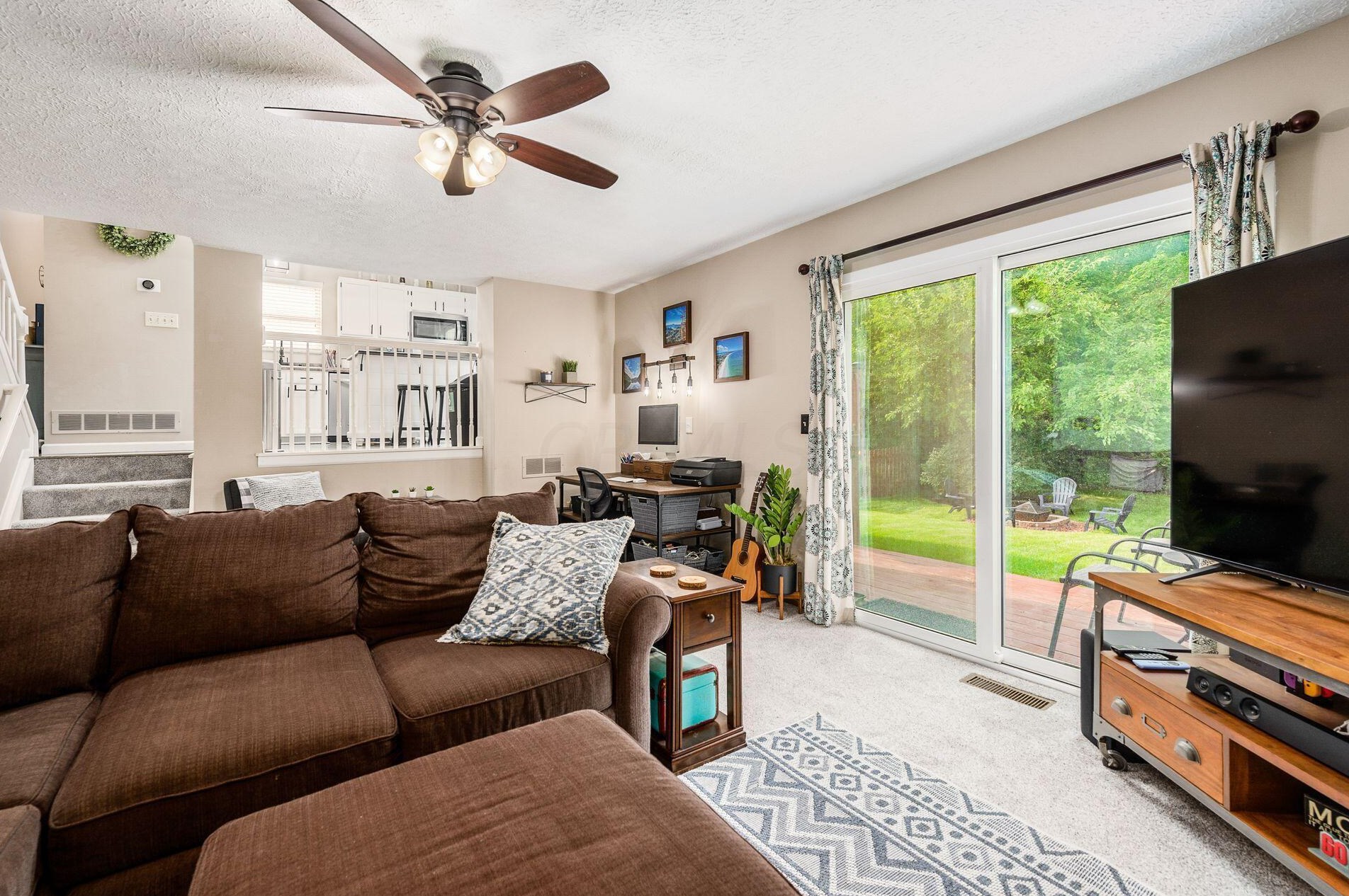 6086 Wexford Park Dr, Columbus OH 43228-9245 exterior