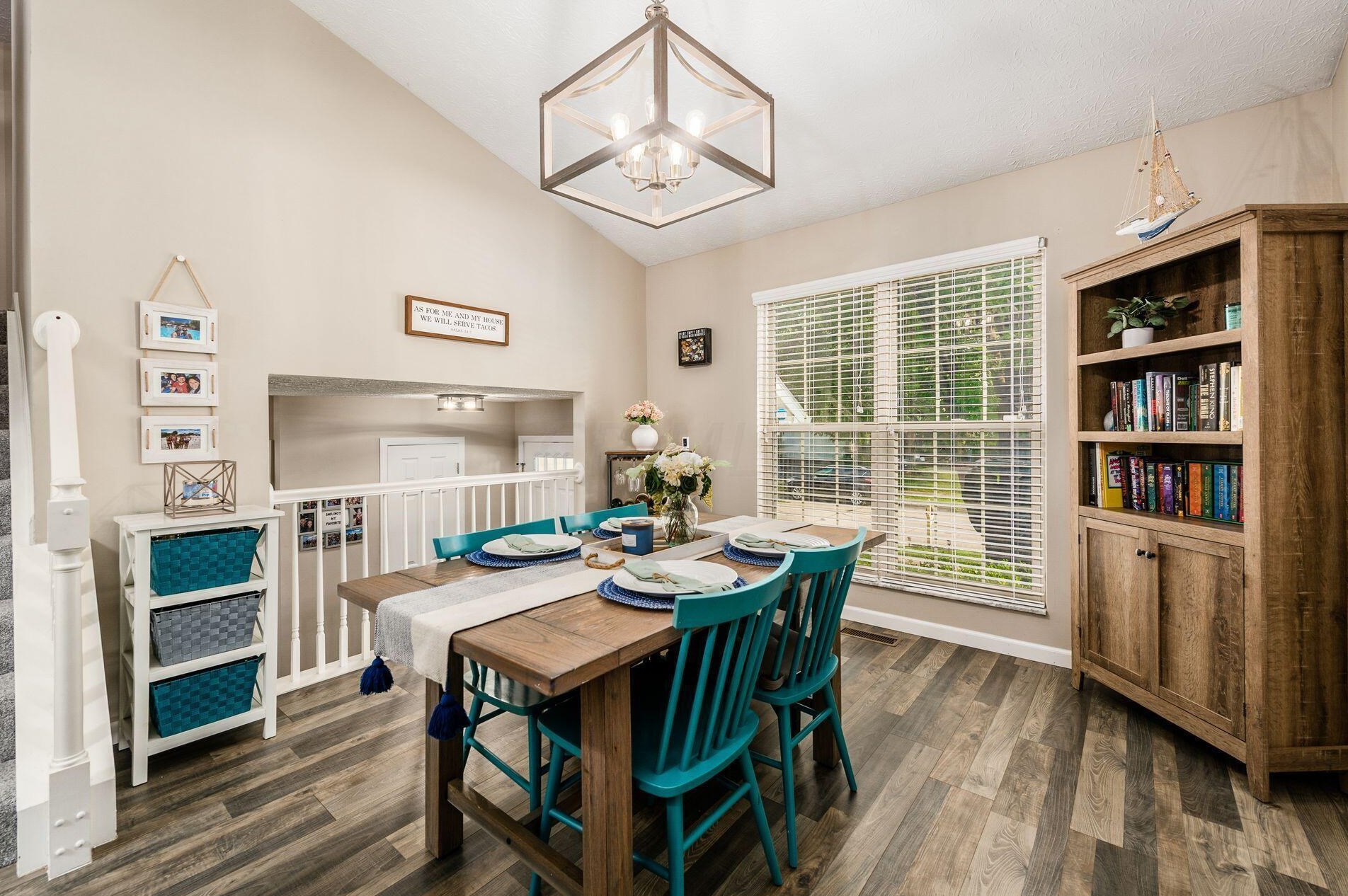 6086 Wexford Park Dr, Columbus OH 43228-9245 exterior