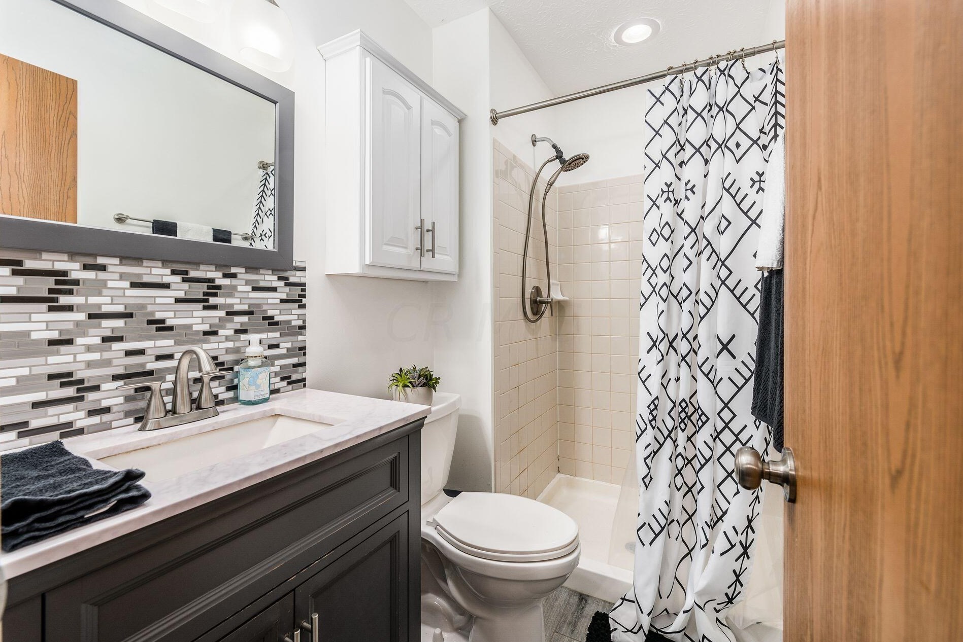 6086 Wexford Park Dr, Columbus OH 43228-9245 exterior