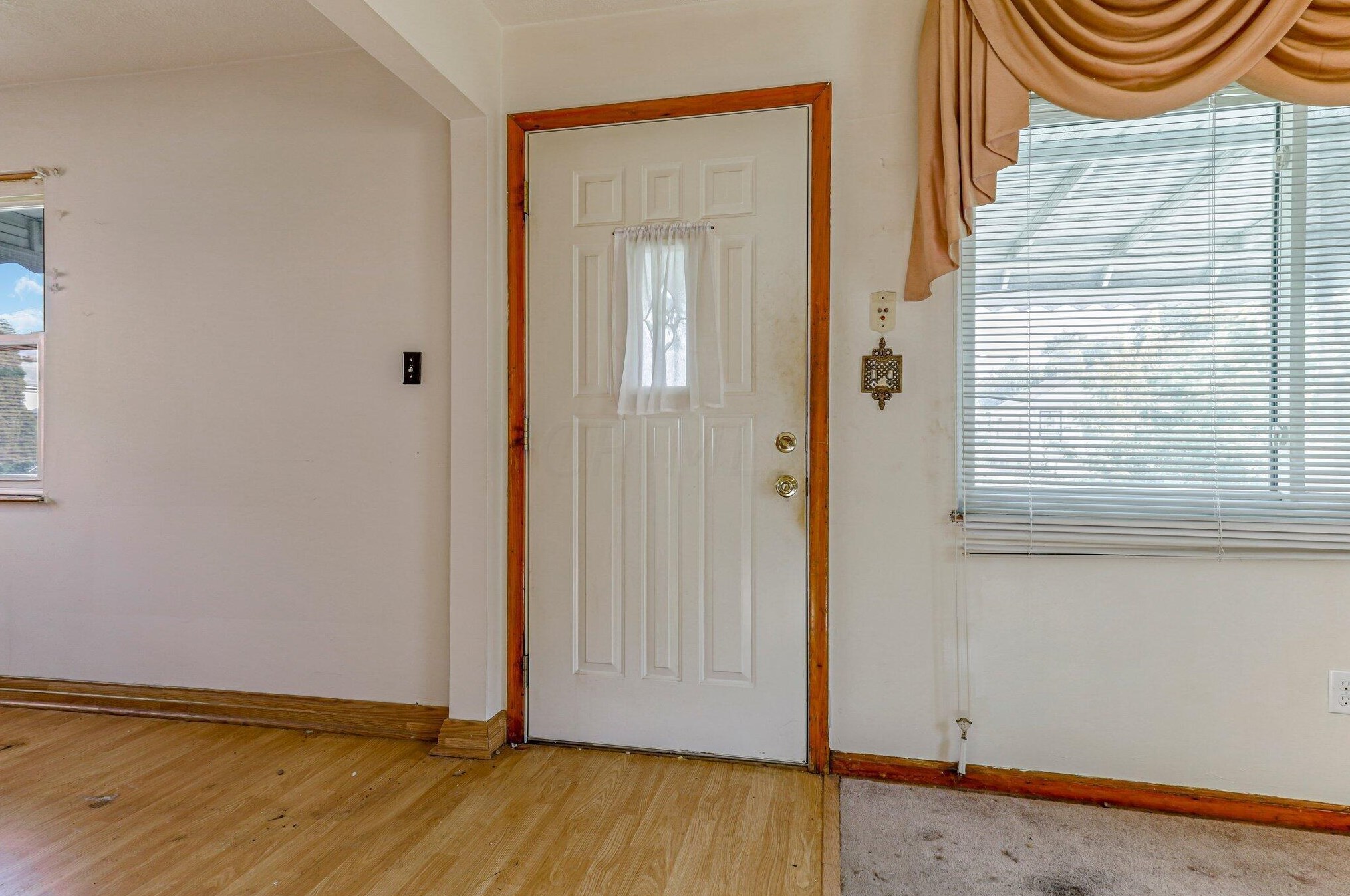 1465 22nd Ave, Columbus OH 43211-2103 exterior