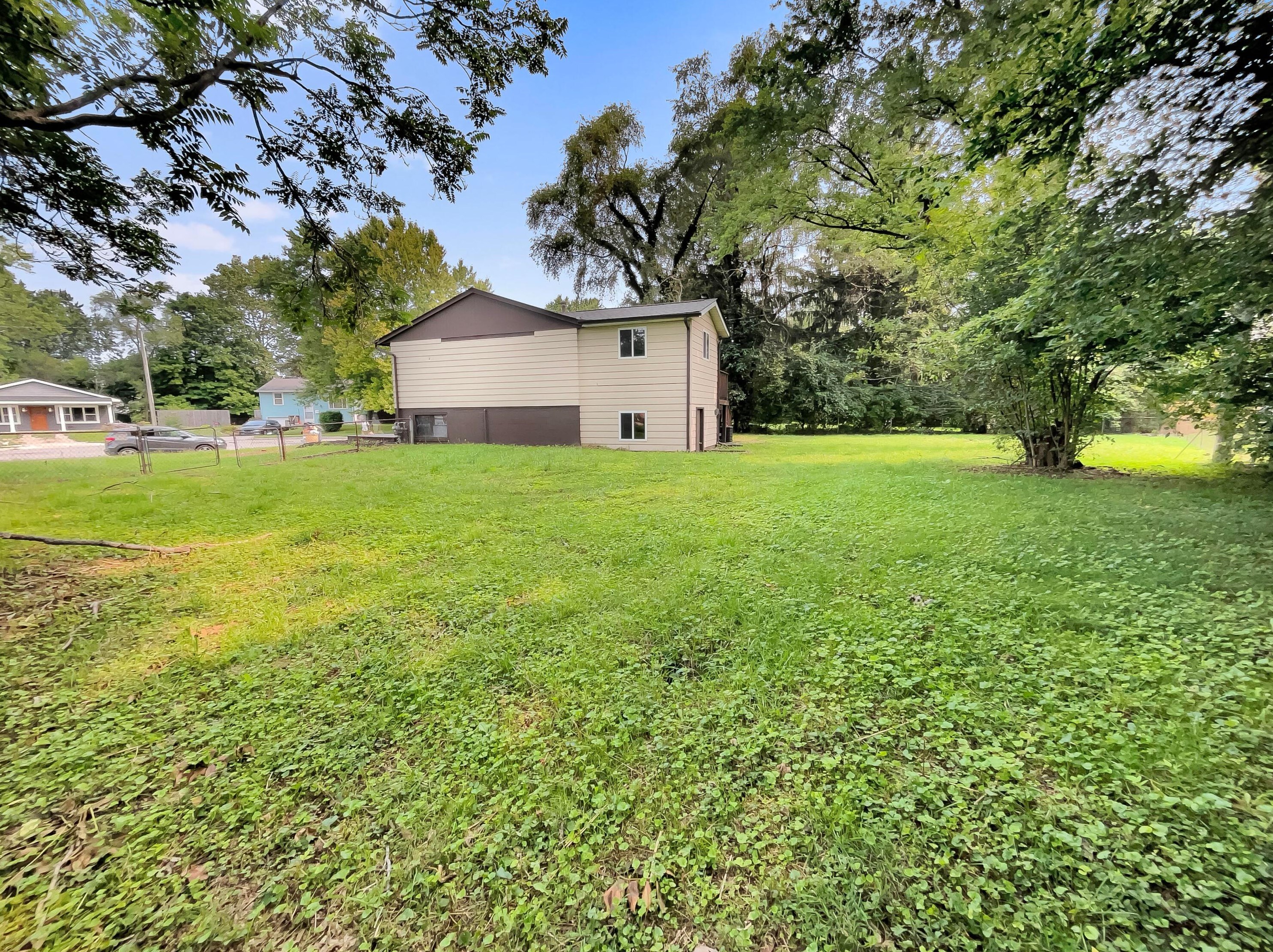 3324 Latonia Ct, Columbus OH  43232-5937 exterior