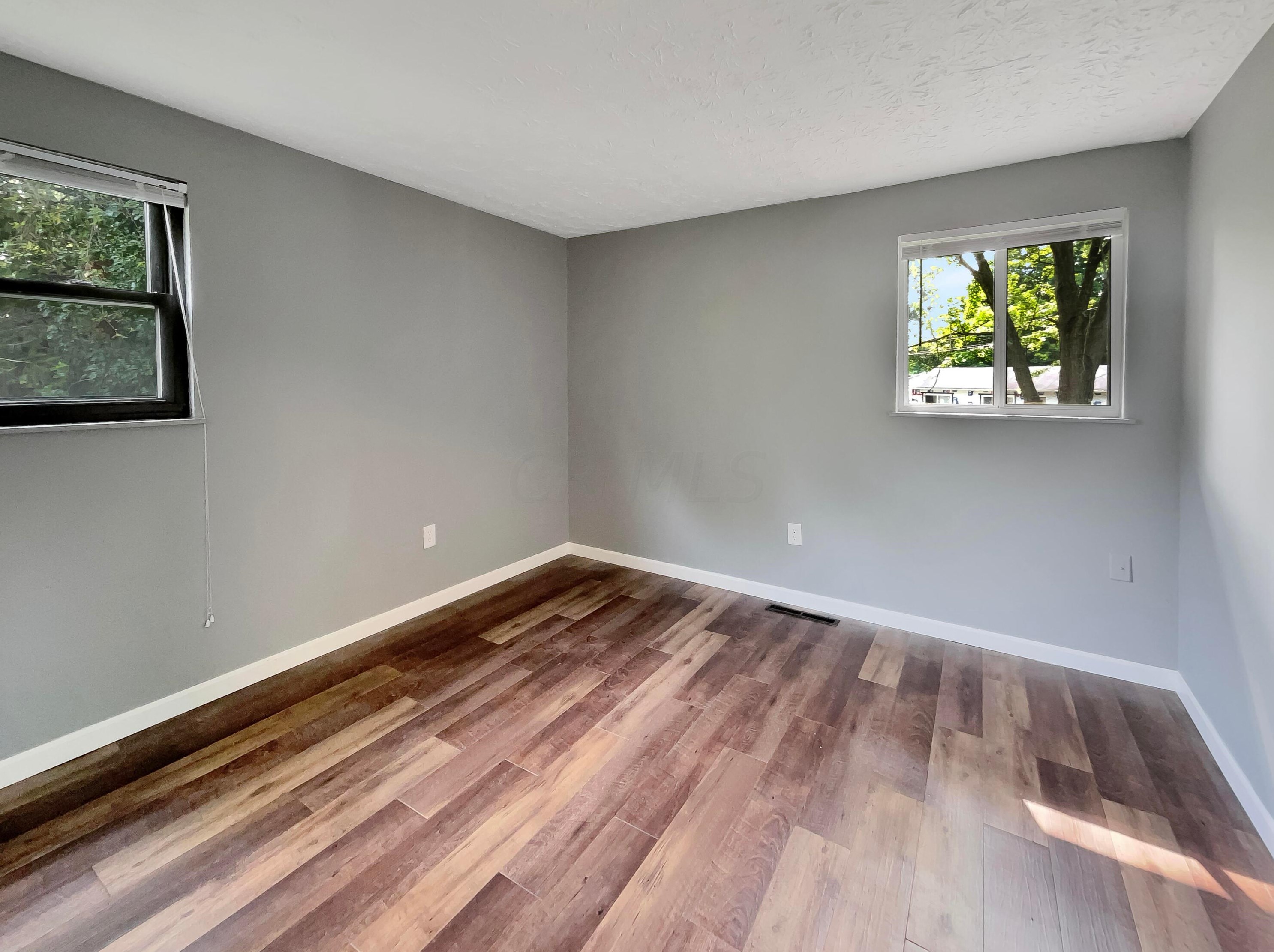 3324 Latonia Ct, Columbus OH  43232-5937 exterior