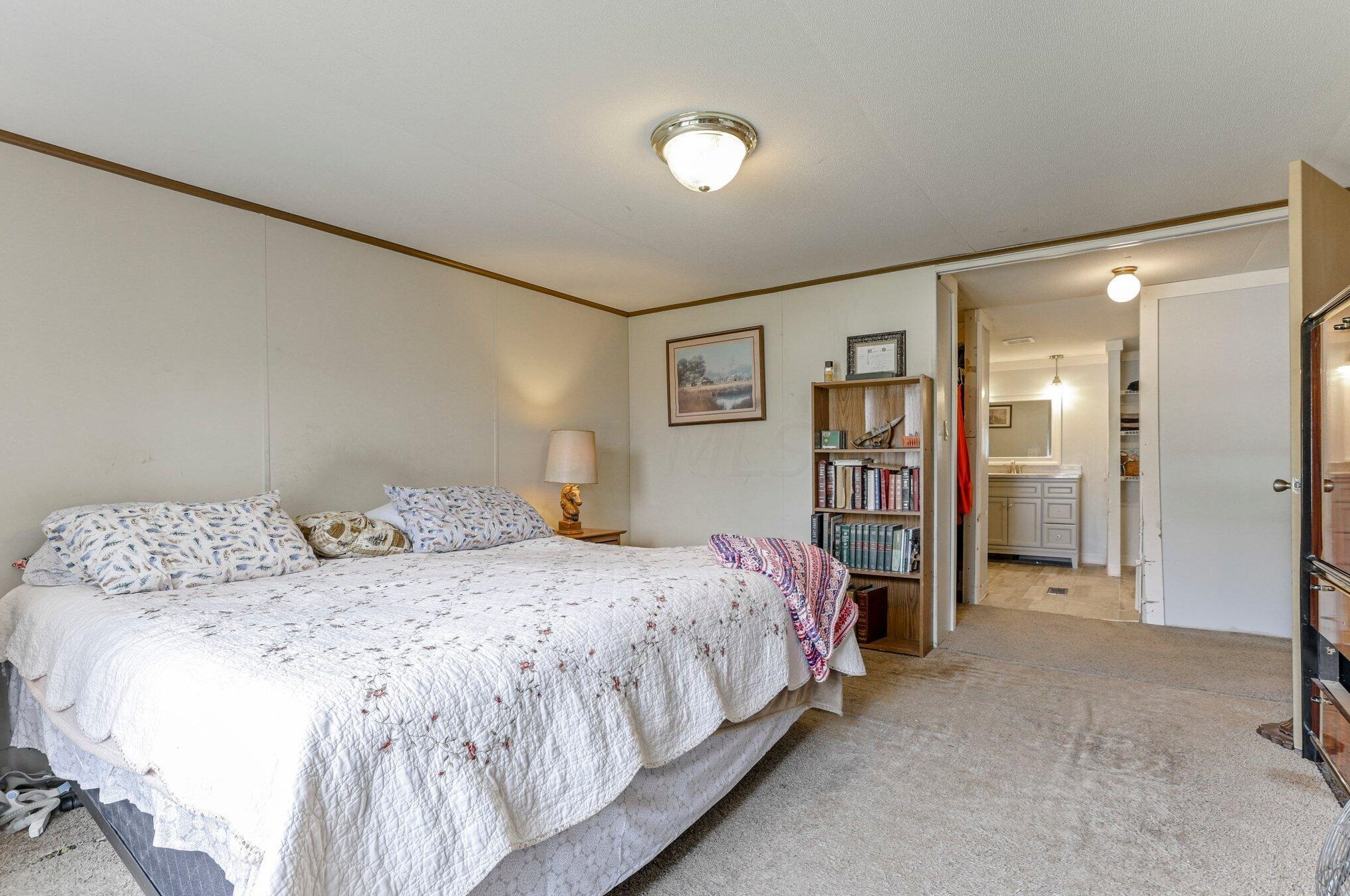 801 Scarlett Ln, Columbus OH 43207-8735 exterior