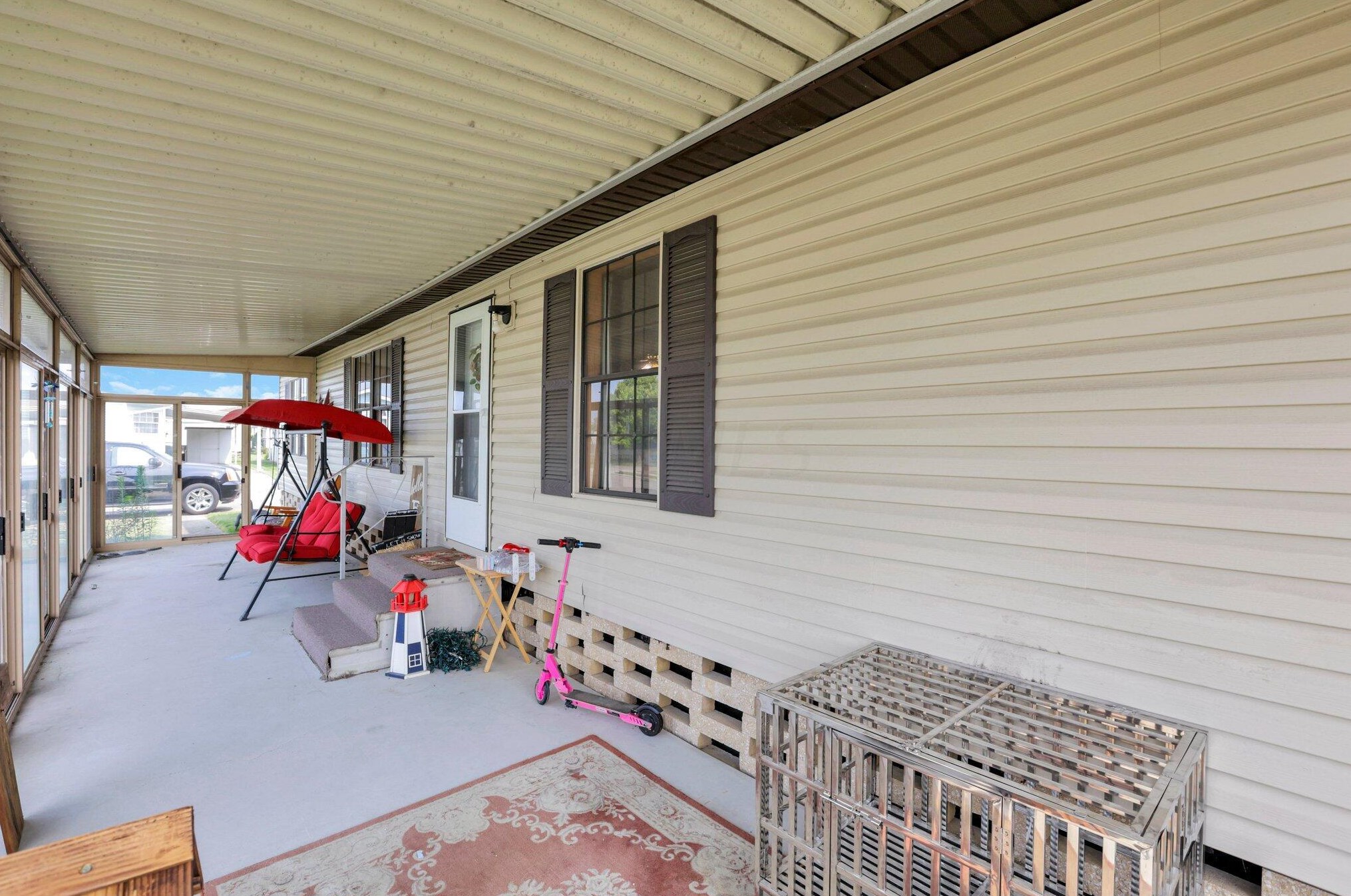 801 Scarlett Ln, Columbus OH 43207-8735 exterior