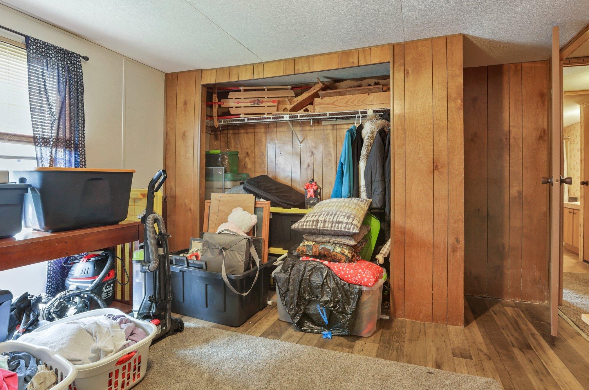 801 Scarlett Ln, Columbus OH 43207-8735 exterior