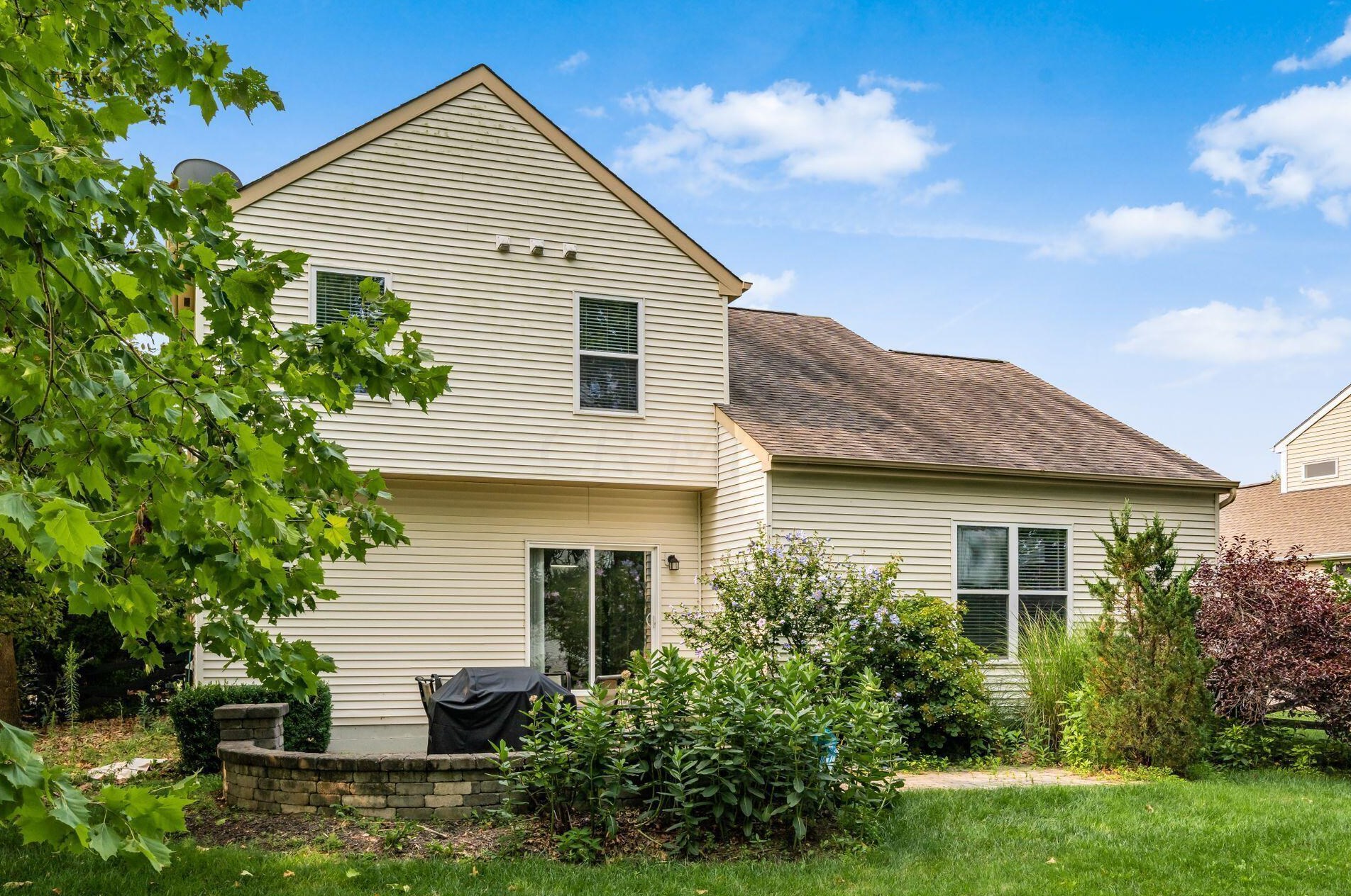 881 Sapphire Flame Dr, Delaware OH  43015-5094 exterior