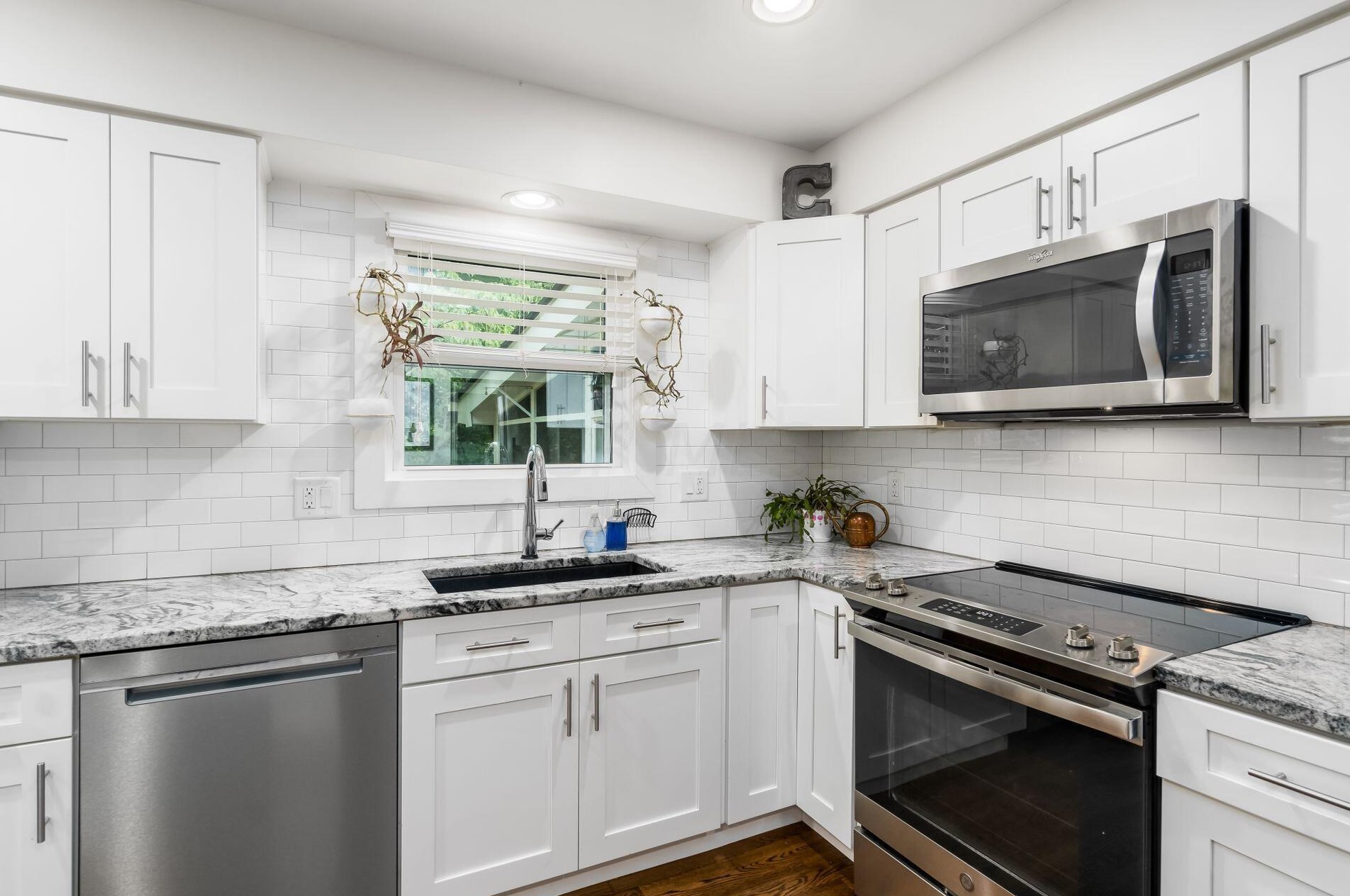 444 Anthony Ct, Columbus OH 43230-2626 exterior