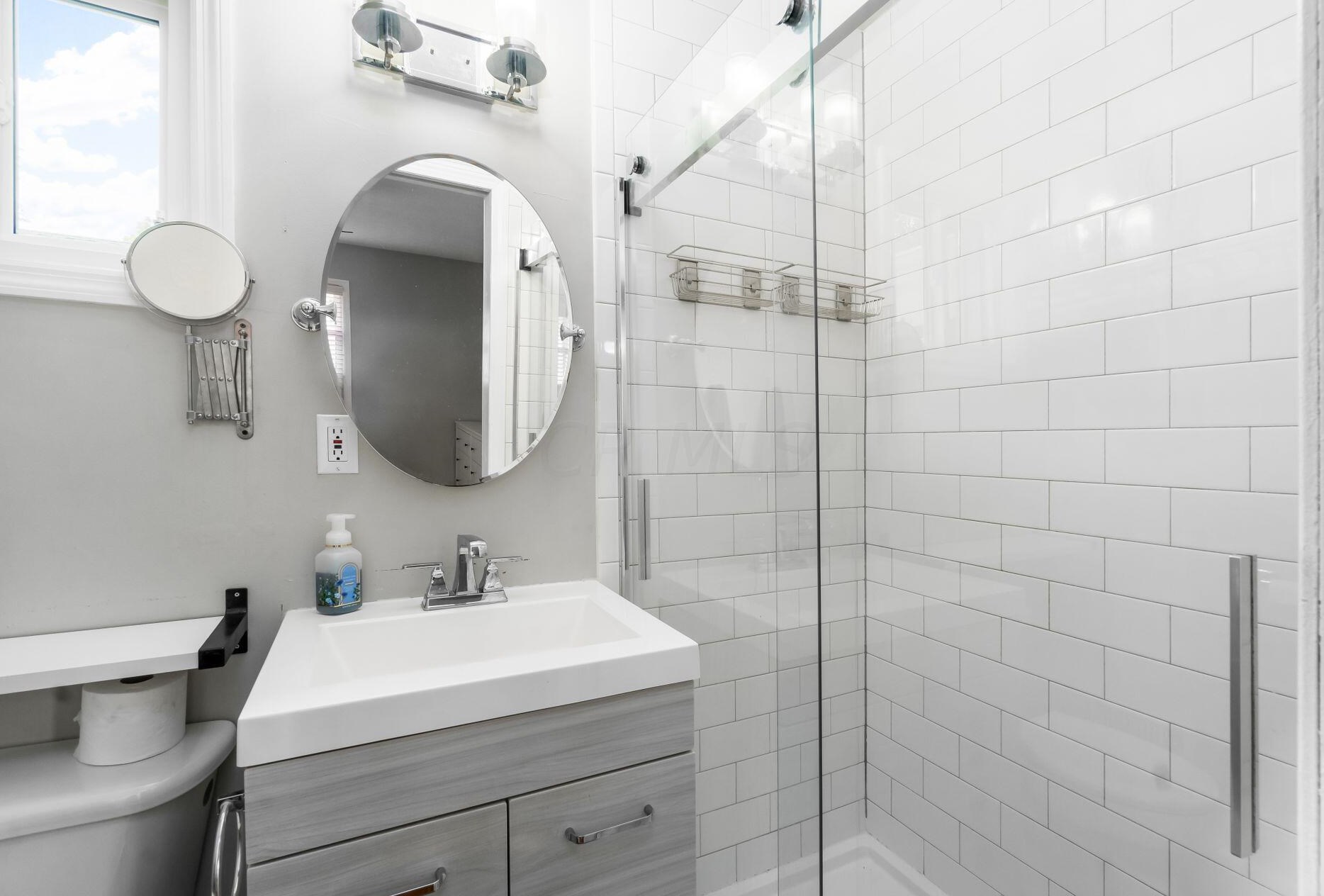 444 Anthony Ct, Columbus OH 43230-2626 exterior