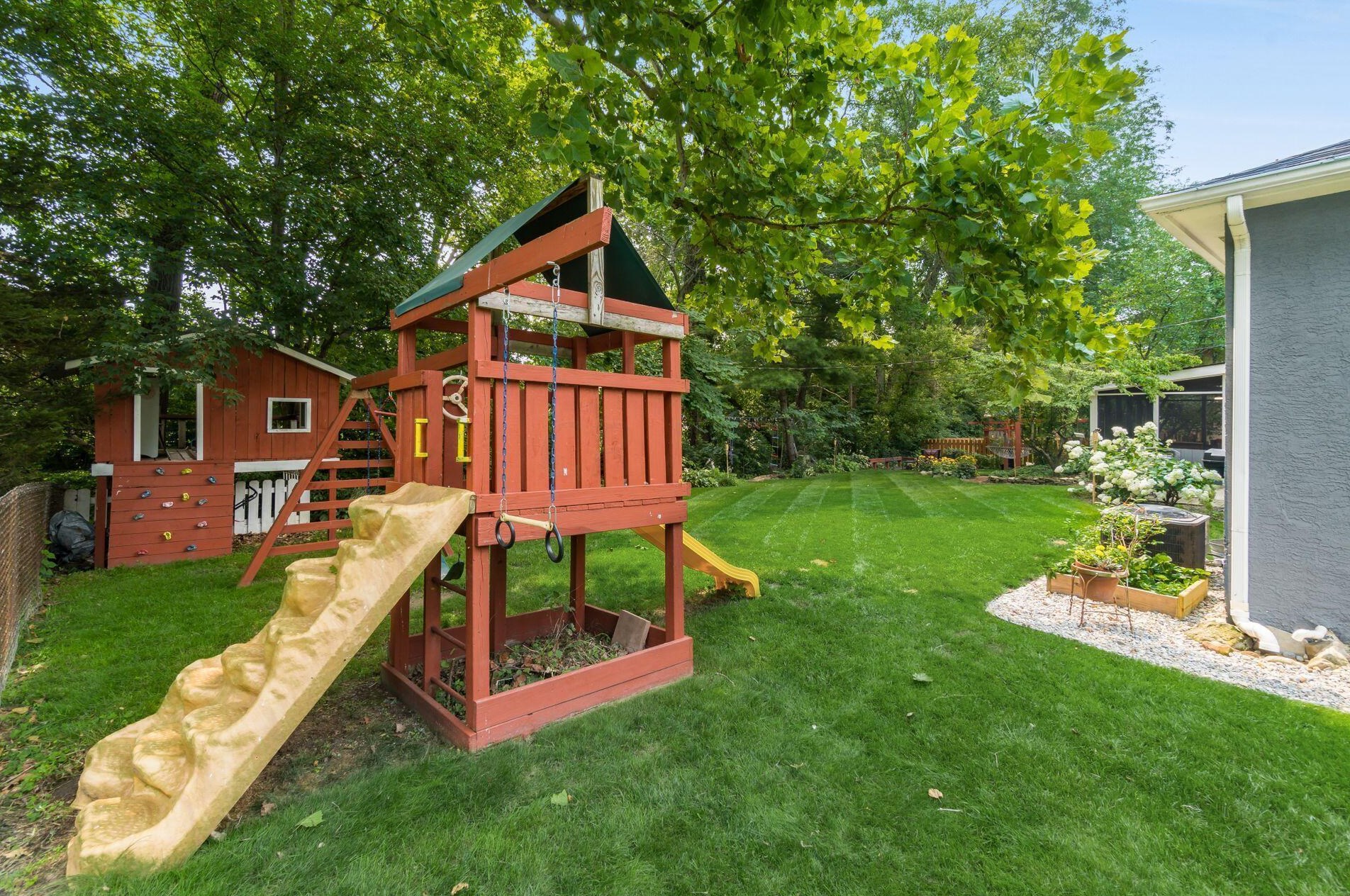 444 Anthony Ct, Columbus OH 43230-2626 exterior