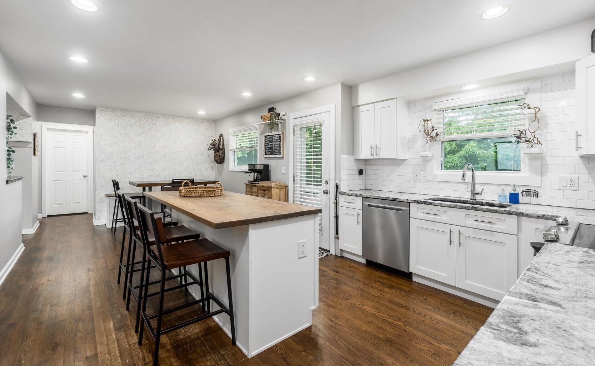 444 Anthony Ct, Columbus OH 43230-2626 exterior