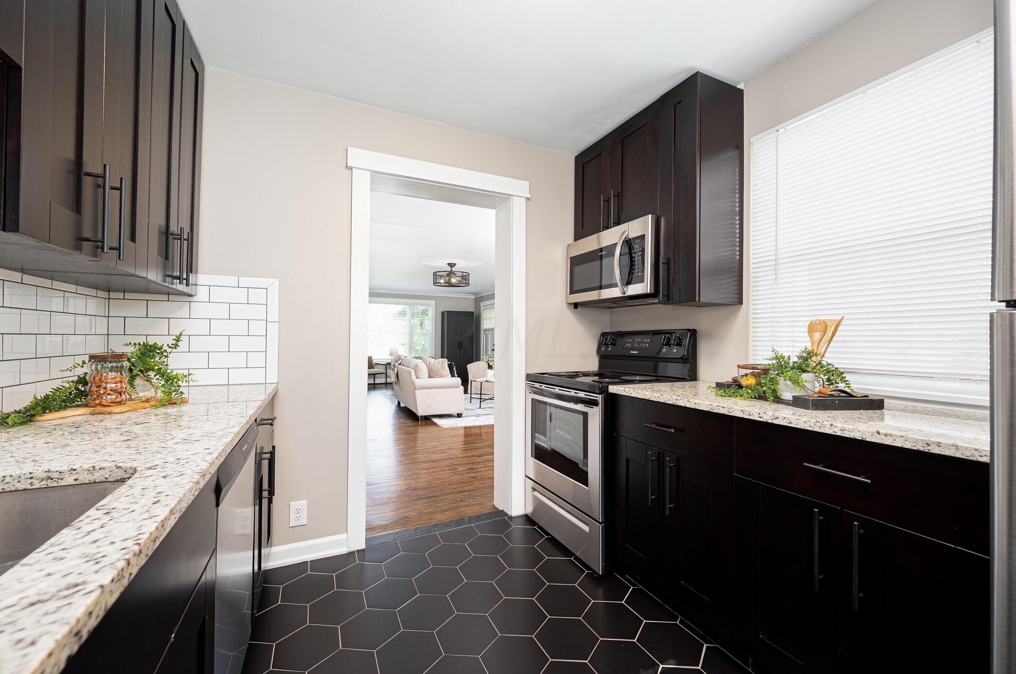 4648 High St, Columbus OH 43207-1154 exterior