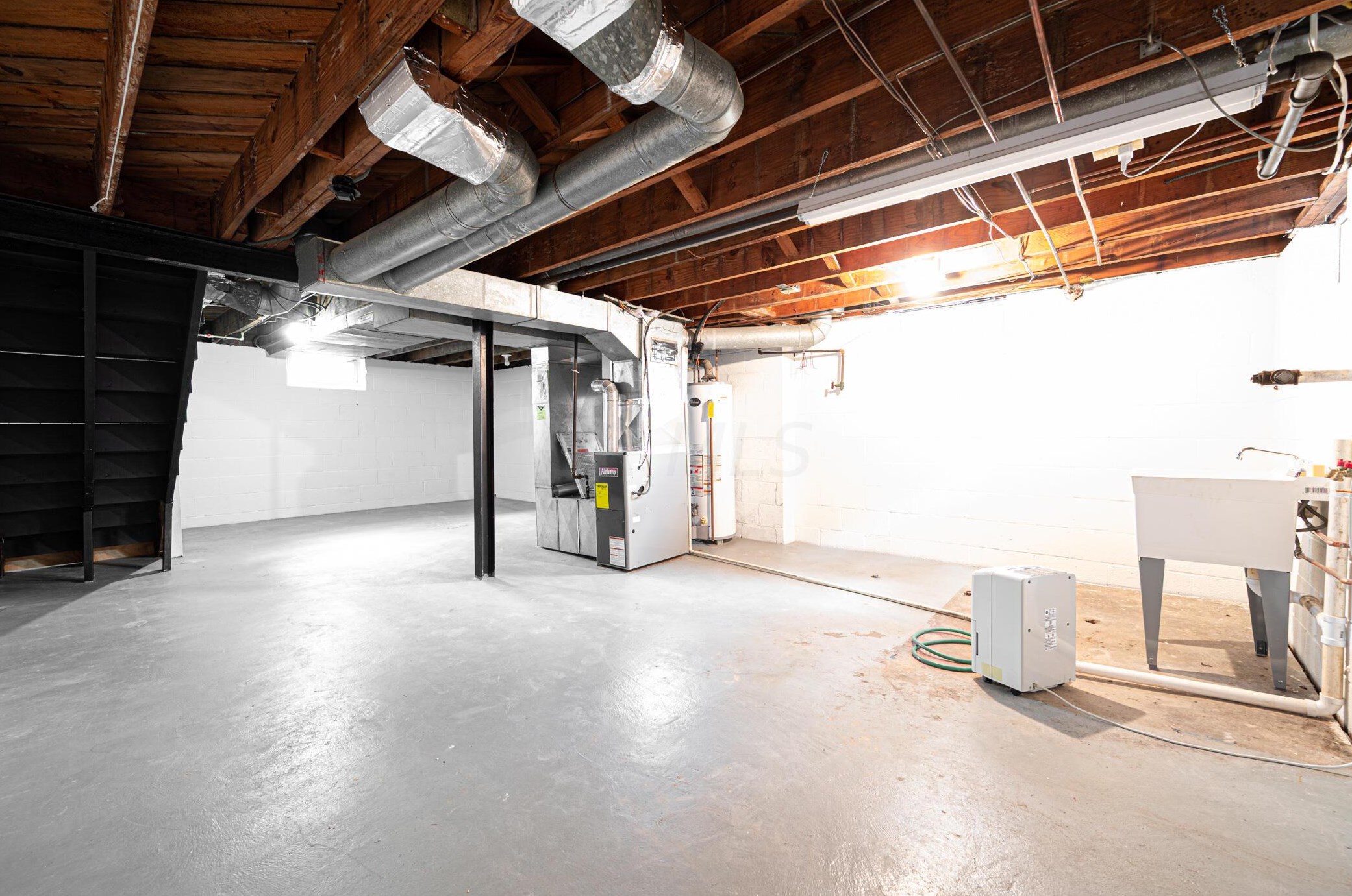 4648 High St, Columbus OH 43207-1154 exterior