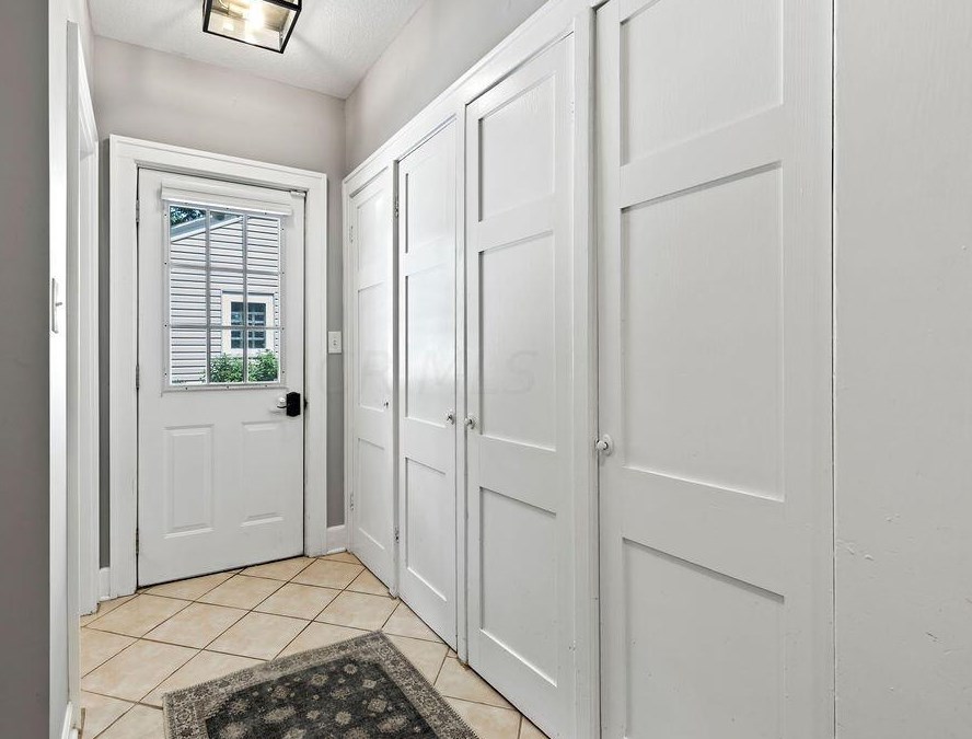 176 Torrence Rd, Columbus OH 43214-3842 exterior