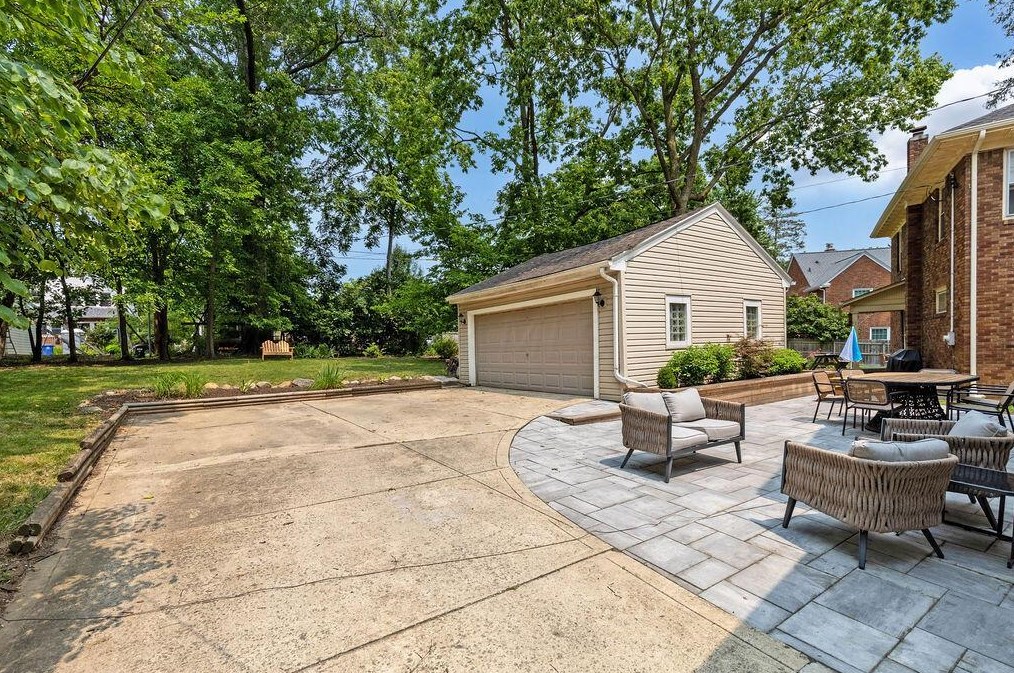 176 Torrence Rd, Columbus OH 43214-3842 exterior