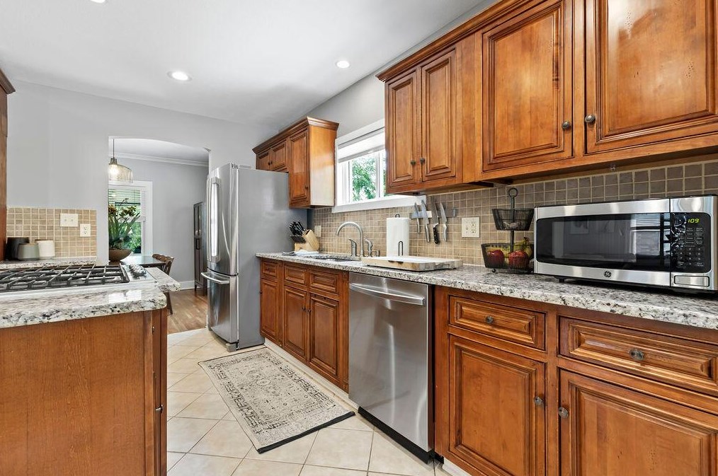 176 Torrence Rd, Columbus OH 43214-3842 exterior