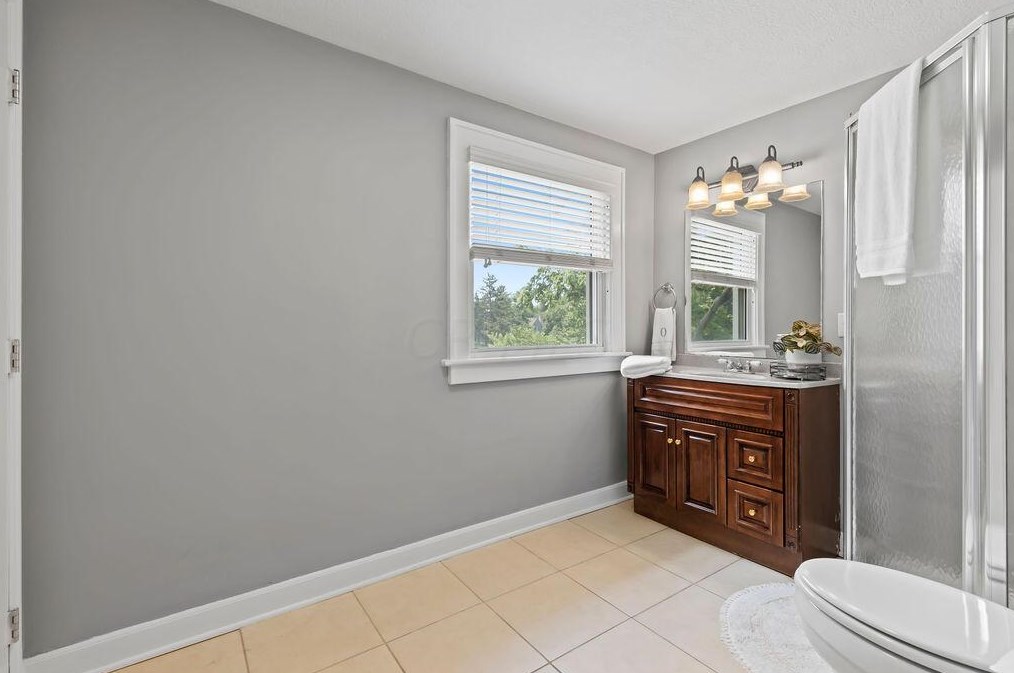 176 Torrence Rd, Columbus OH 43214-3842 exterior