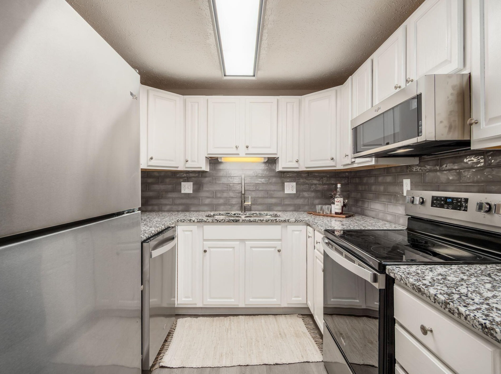 2192 Laurelwood Dr, Columbus OH 43229-2800 exterior