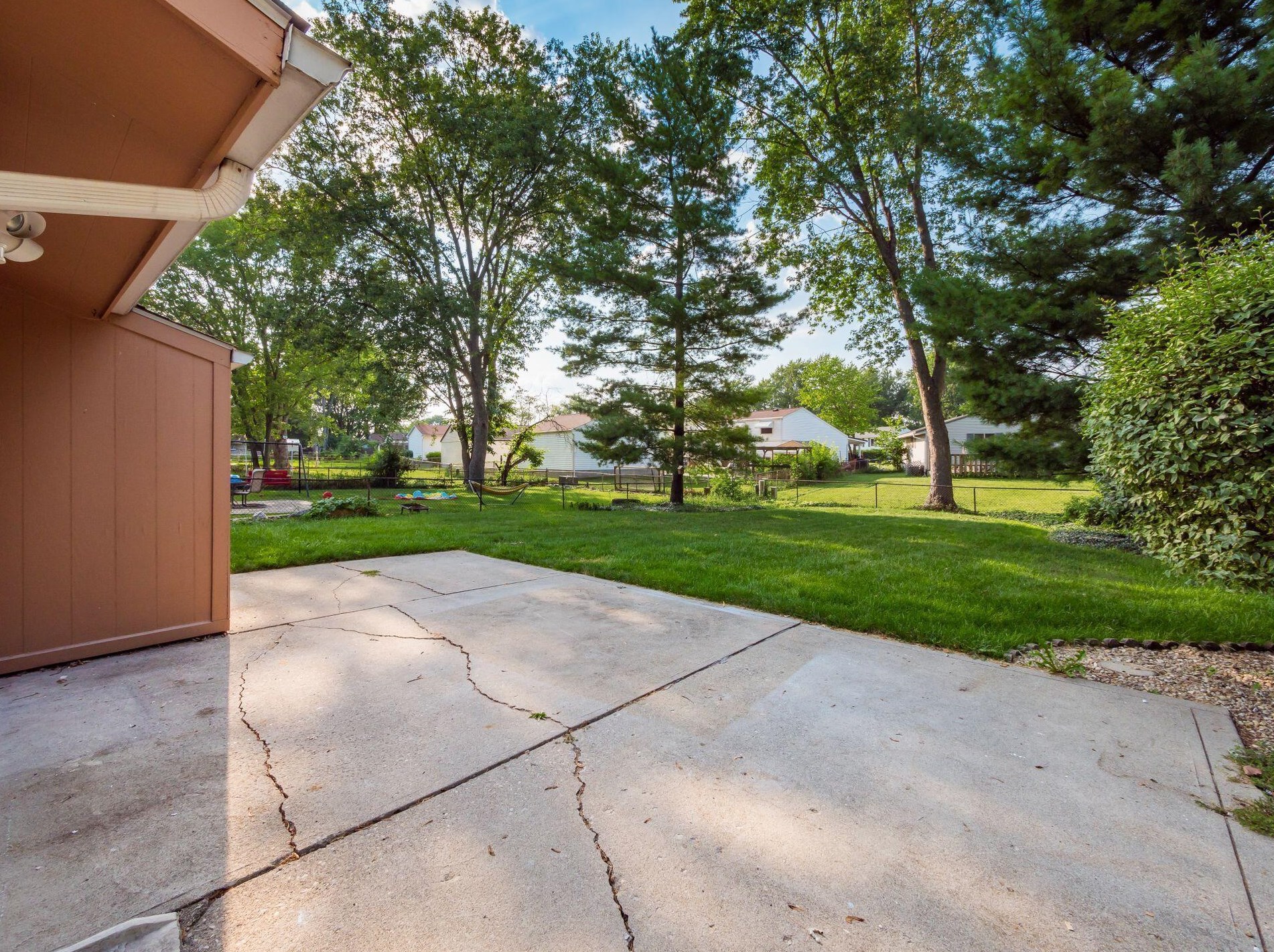 2192 Laurelwood Dr, Columbus OH 43229-2800 exterior