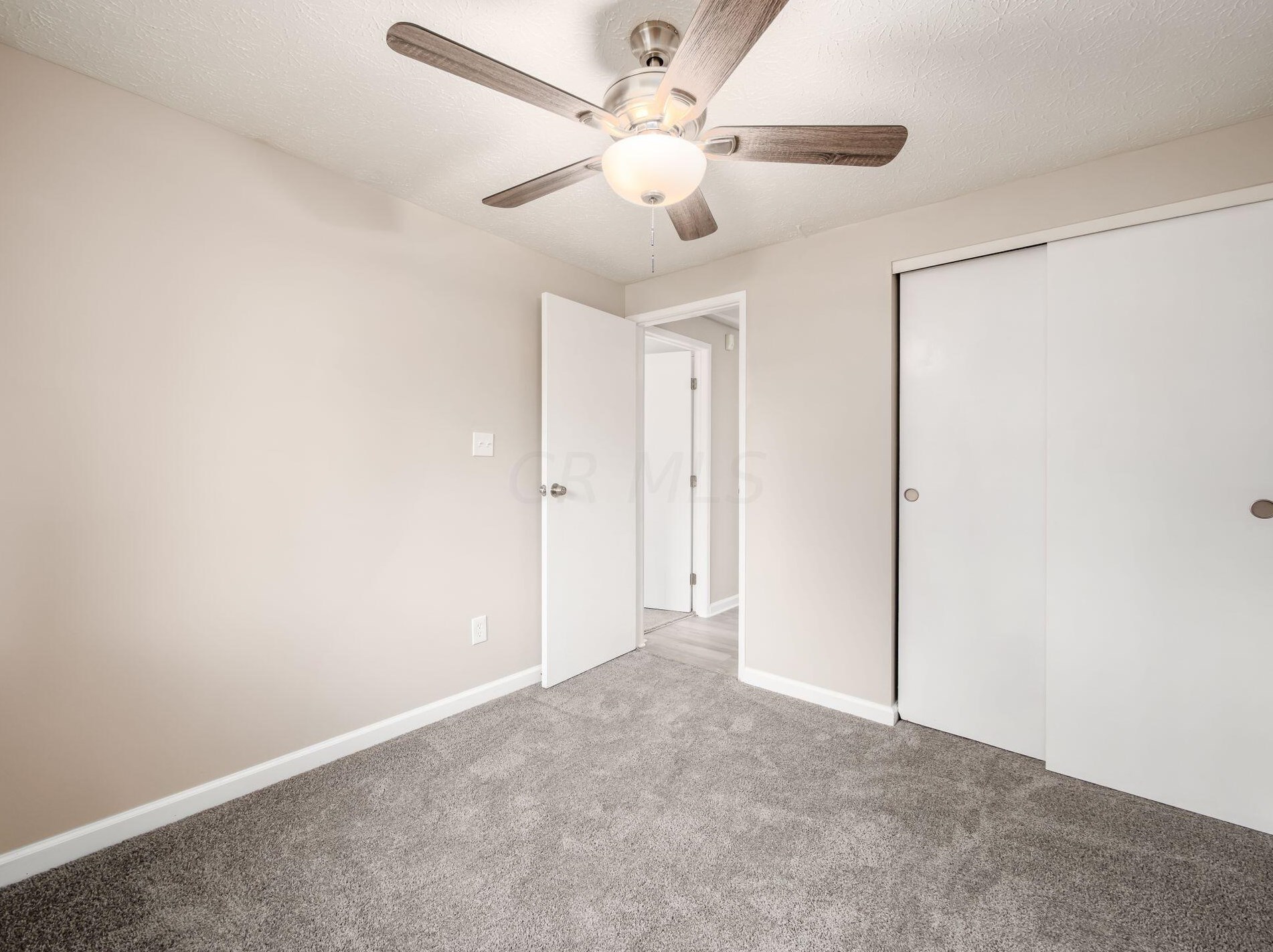 2192 Laurelwood Dr, Columbus OH 43229-2800 exterior