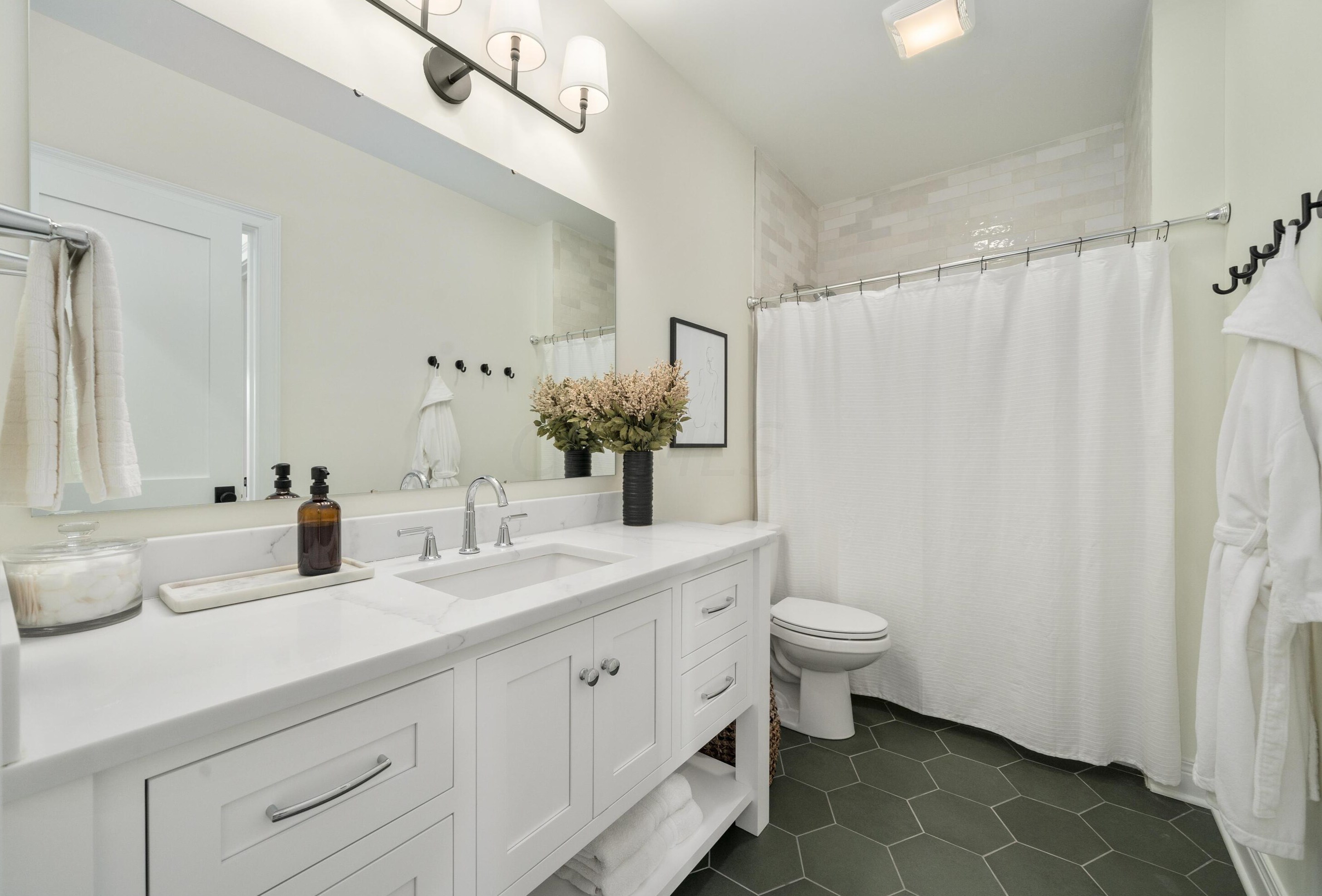 1374 5th St, Columbus OH 43201-2565 exterior