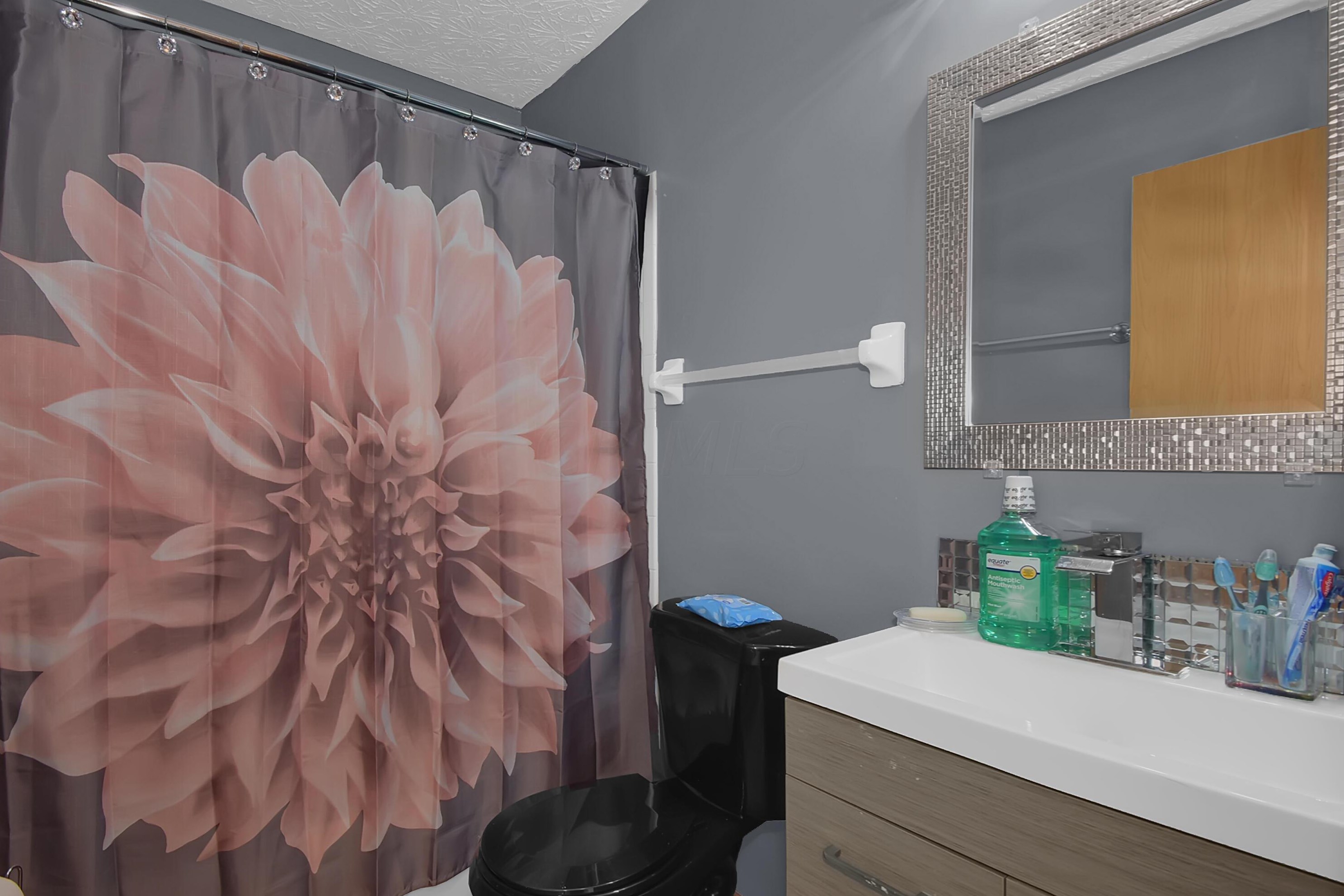 6298 Pompano St, Cnl Wnchstr OH 43110-9525 exterior