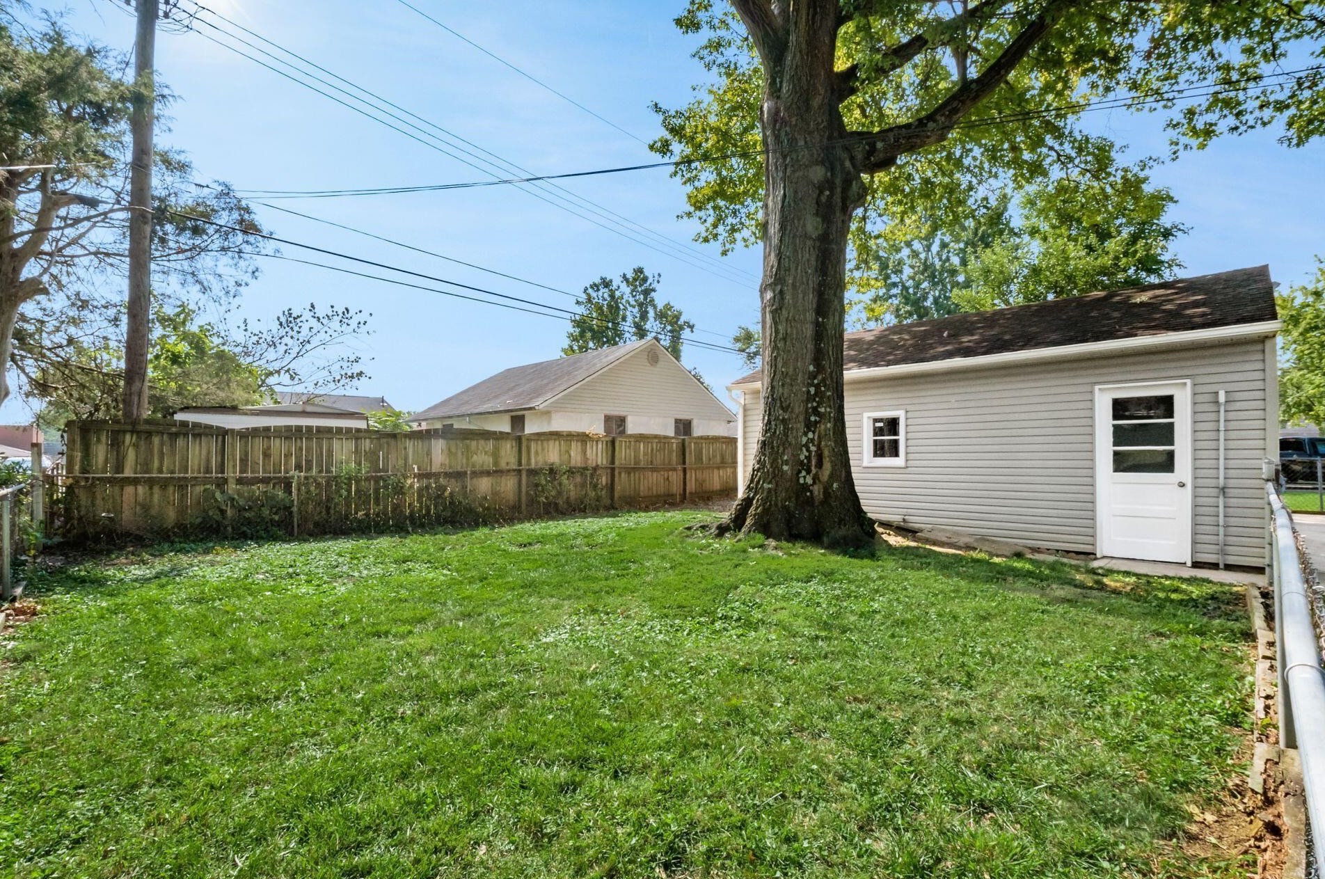 1494 Ave Dr, Columbus OH 43227-3262 exterior