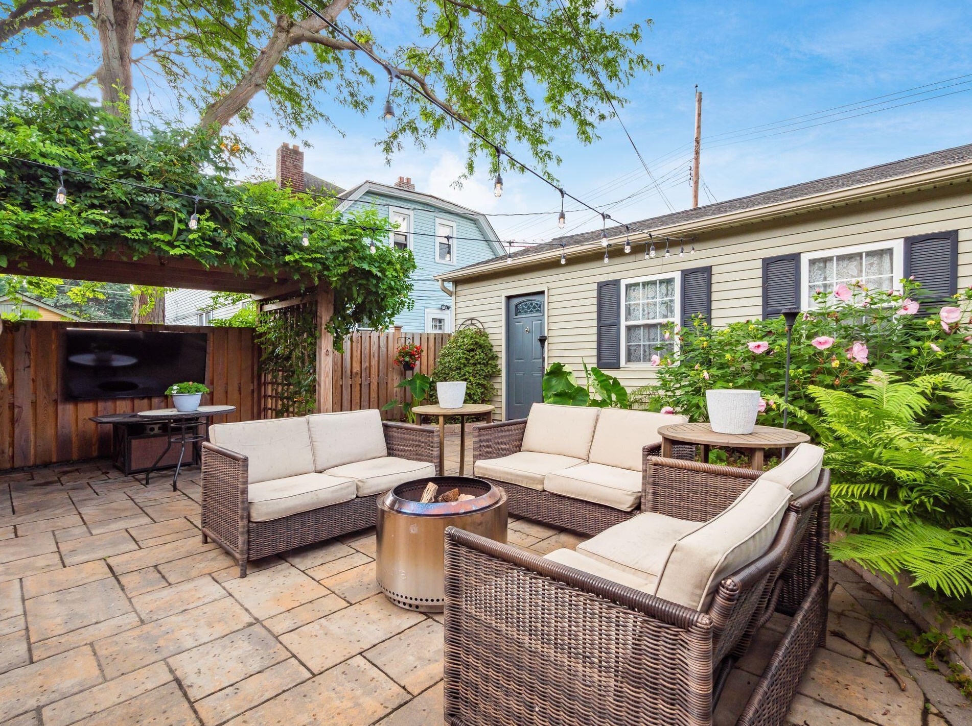 324 Reinhard Ave, Columbus OH  43206-2777 exterior