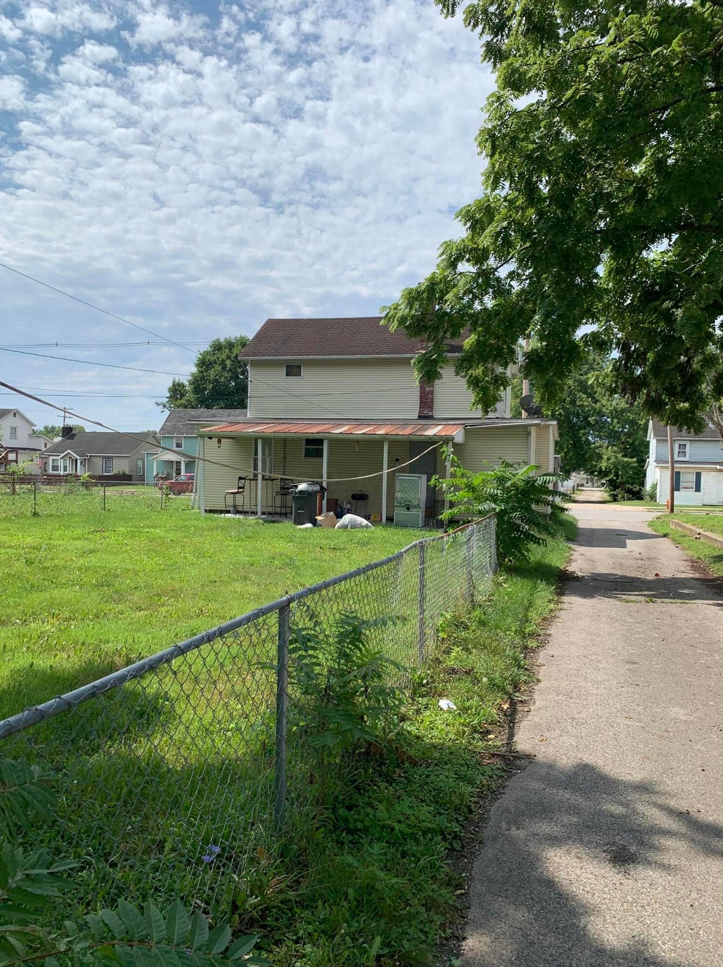 226 Logan St, Circleville OH  43113-2212 exterior