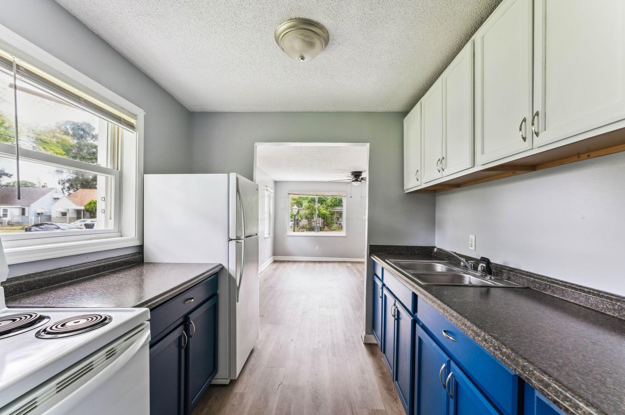 2256 Mcguffey Rd, Columbus OH 43211-2022 exterior