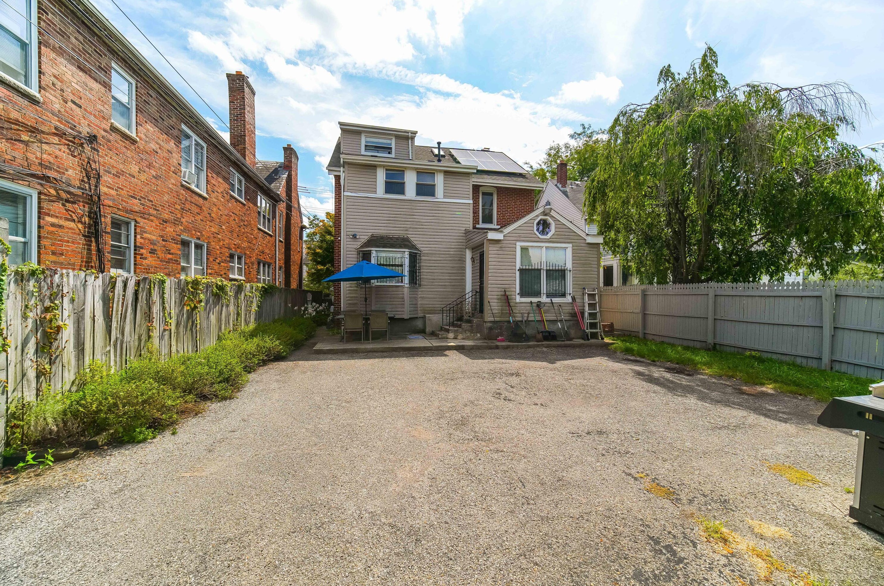 1792 Long St, Columbus OH  43203-2060 exterior