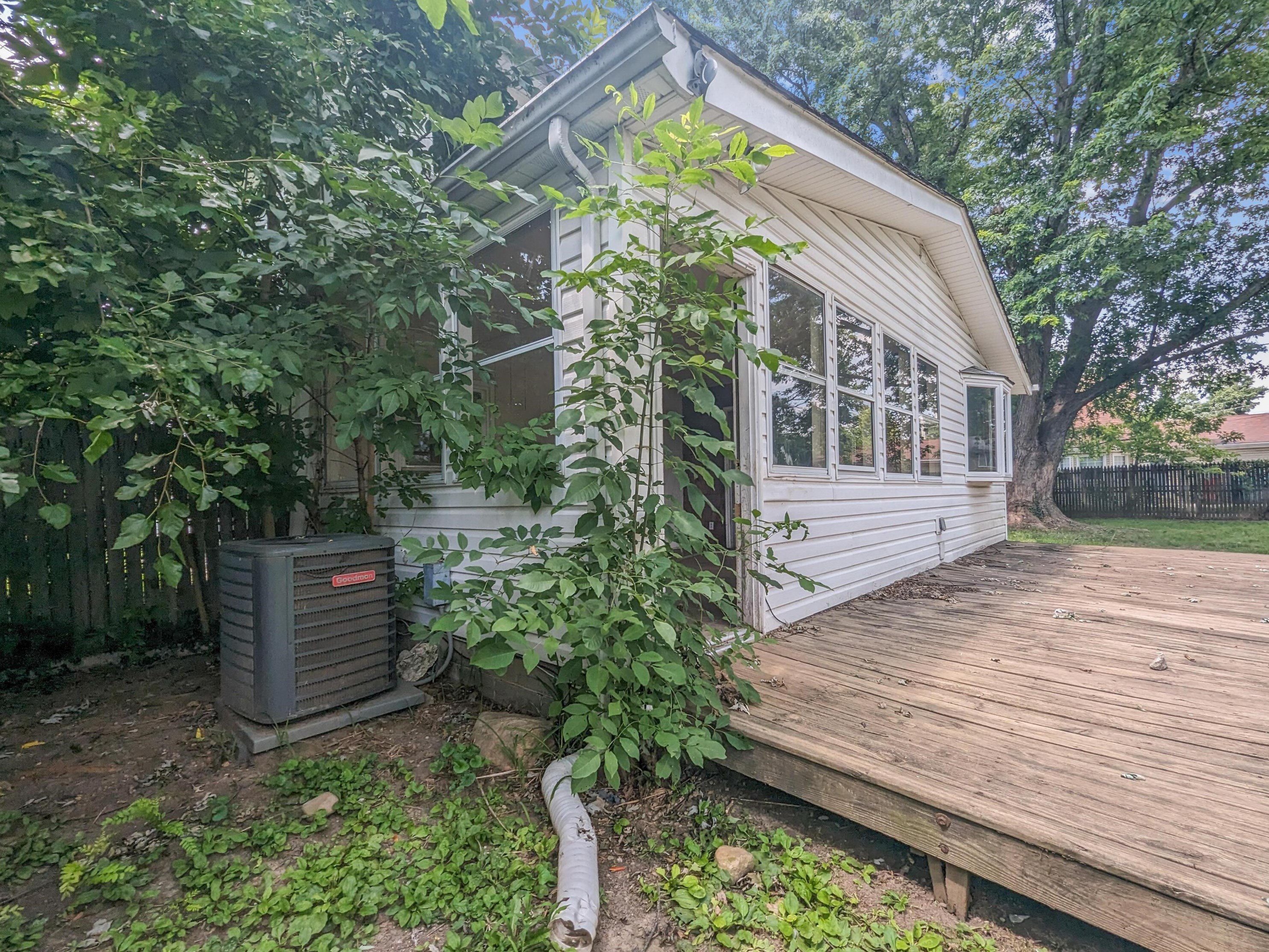 3612 Noe Bixby Rd, Columbus OH 43232-6100 exterior